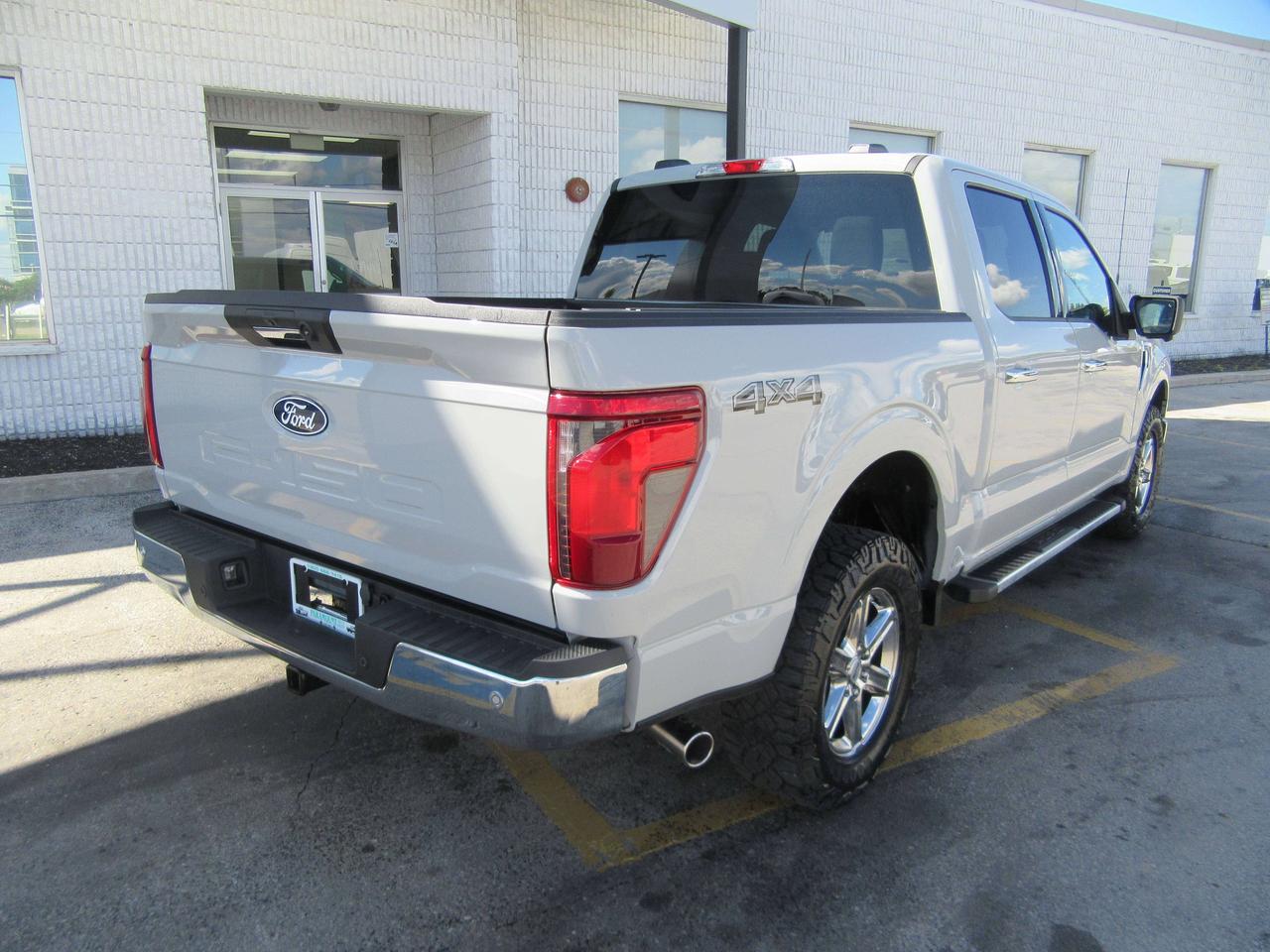 2024 Ford F-150 CREW CAB 4X4 XLT 5.5FT BOX Photo