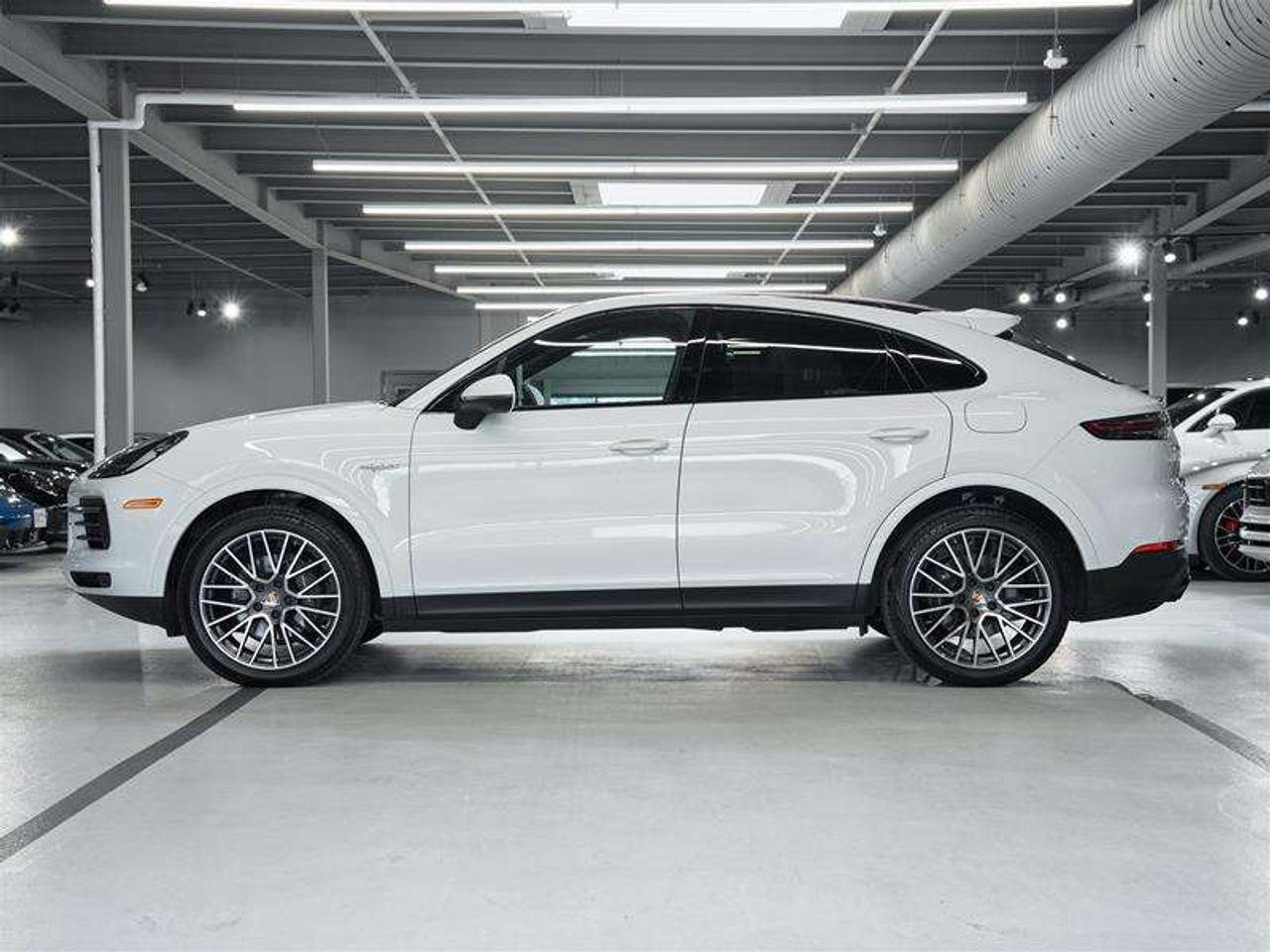 2023 Porsche Cayenne e-Hybrid Coupe Photo