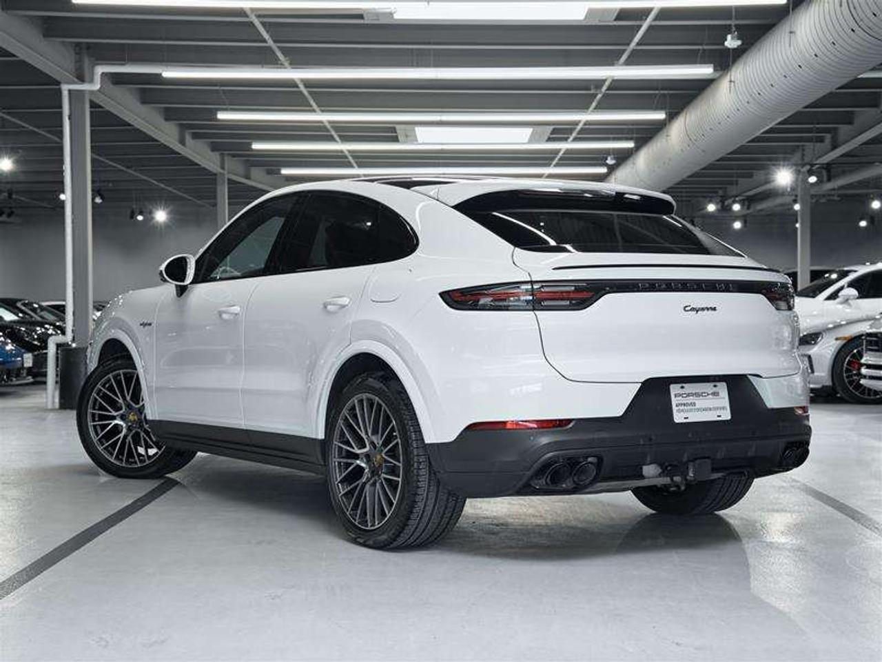 2023 Porsche Cayenne e-Hybrid Coupe Photo