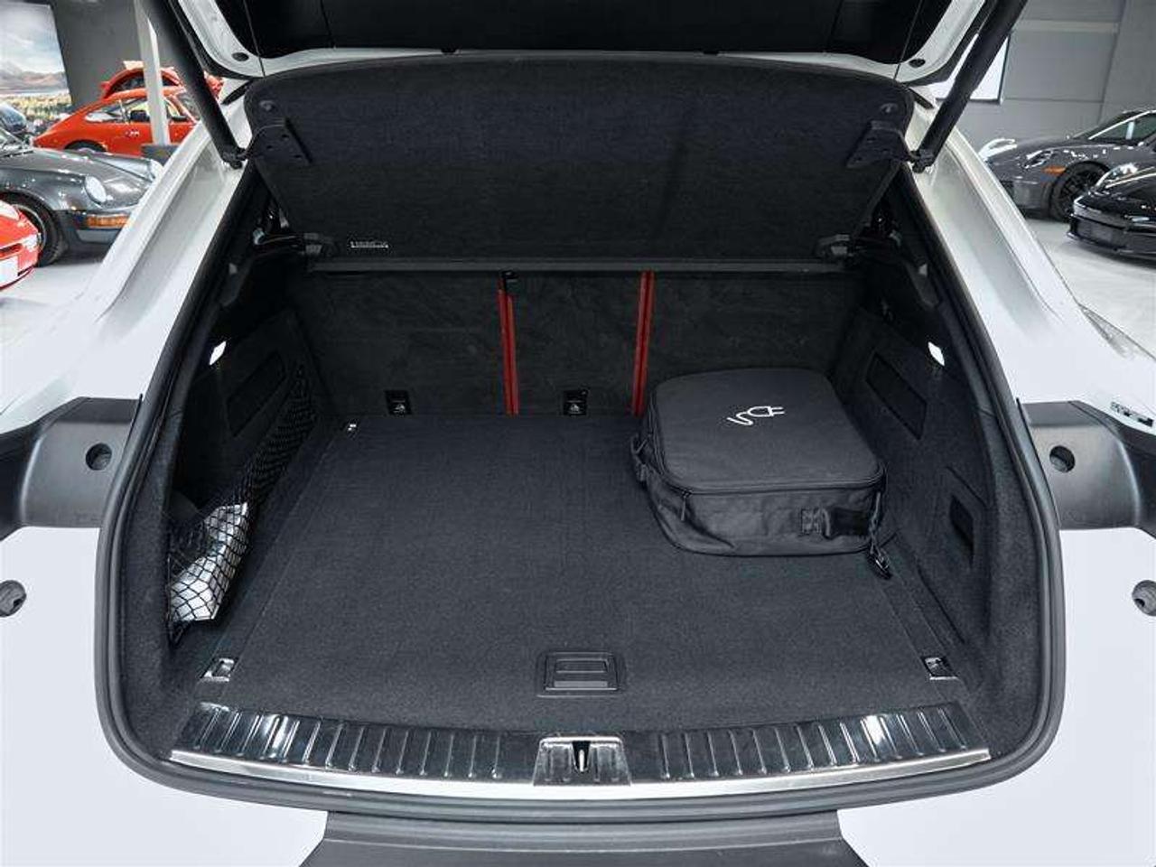 2023 Porsche Cayenne e-Hybrid Coupe Photo