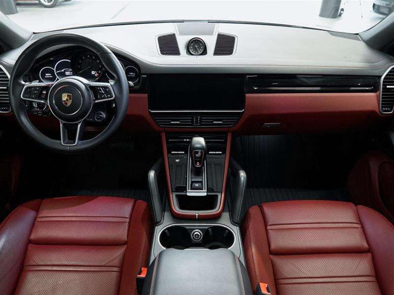 2023 Porsche Cayenne e-Hybrid Coupe Photo