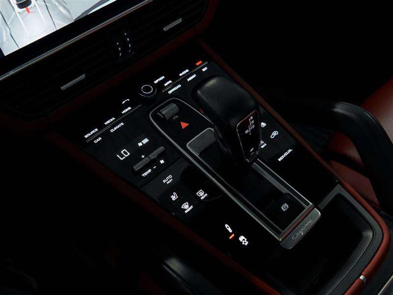 2023 Porsche Cayenne e-Hybrid Coupe Photo