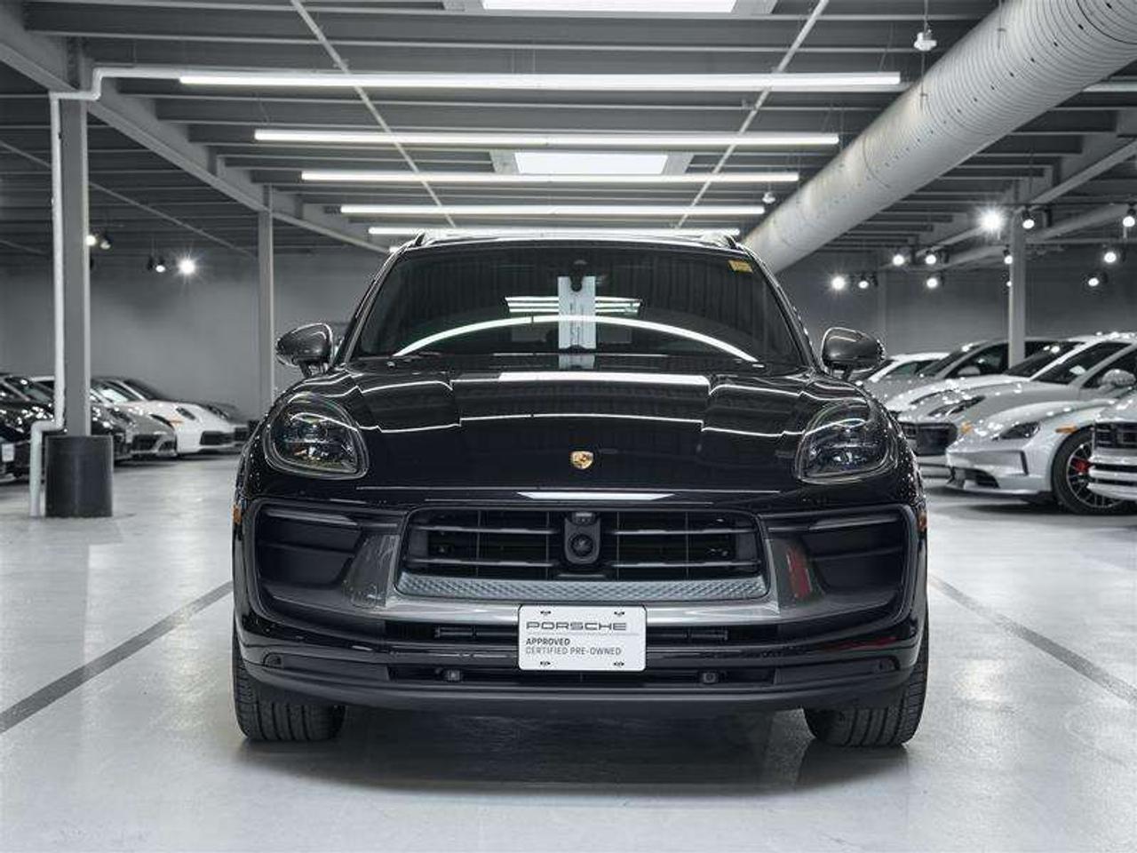 2026 Porsche Macan T AWD Photo
