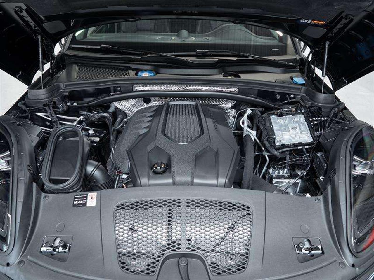 2026 Porsche Macan T AWD Photo