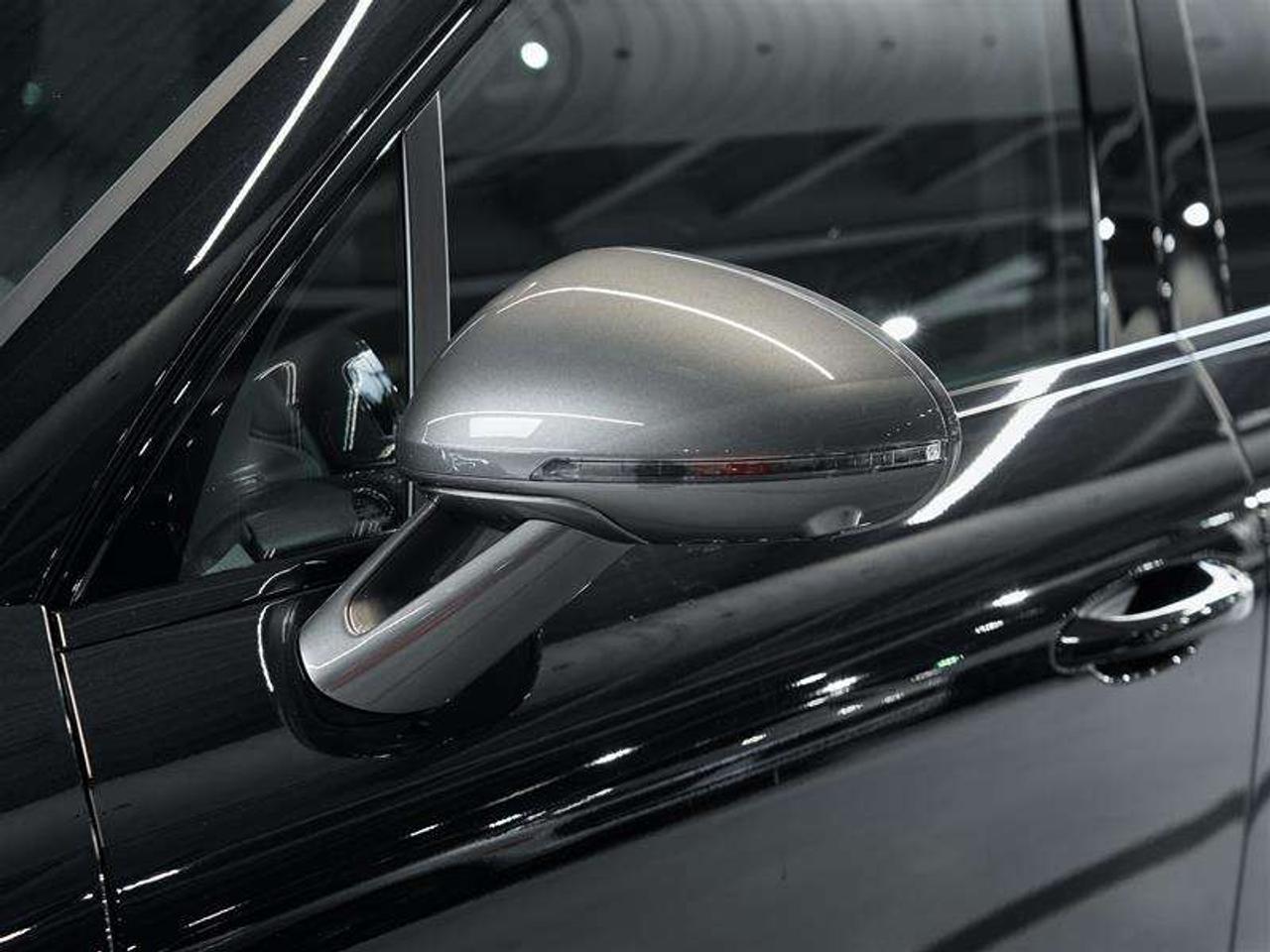 2026 Porsche Macan T AWD Photo