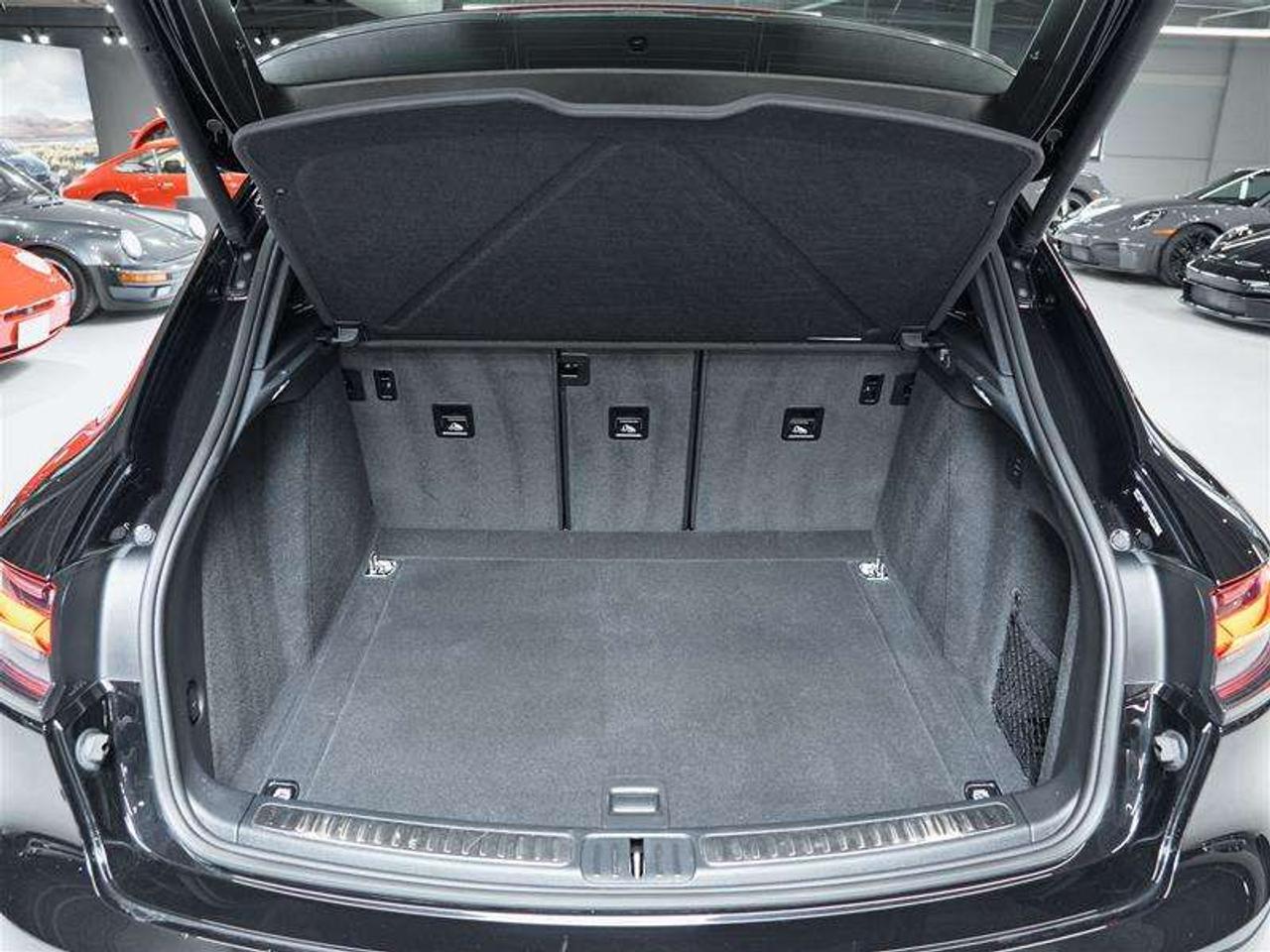 2026 Porsche Macan T AWD Photo