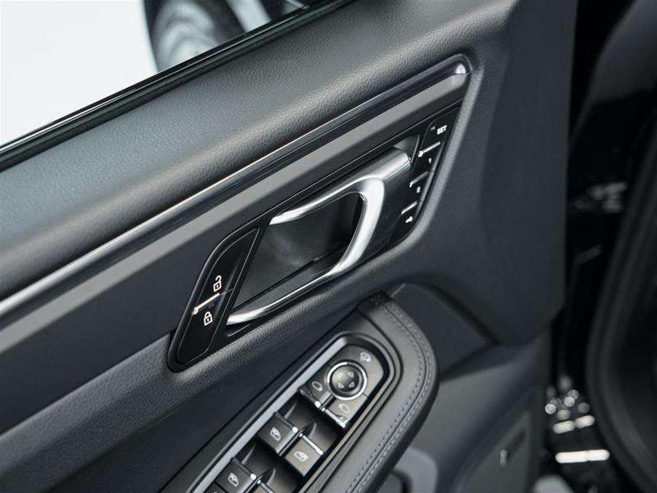 2026 Porsche Macan T AWD Photo