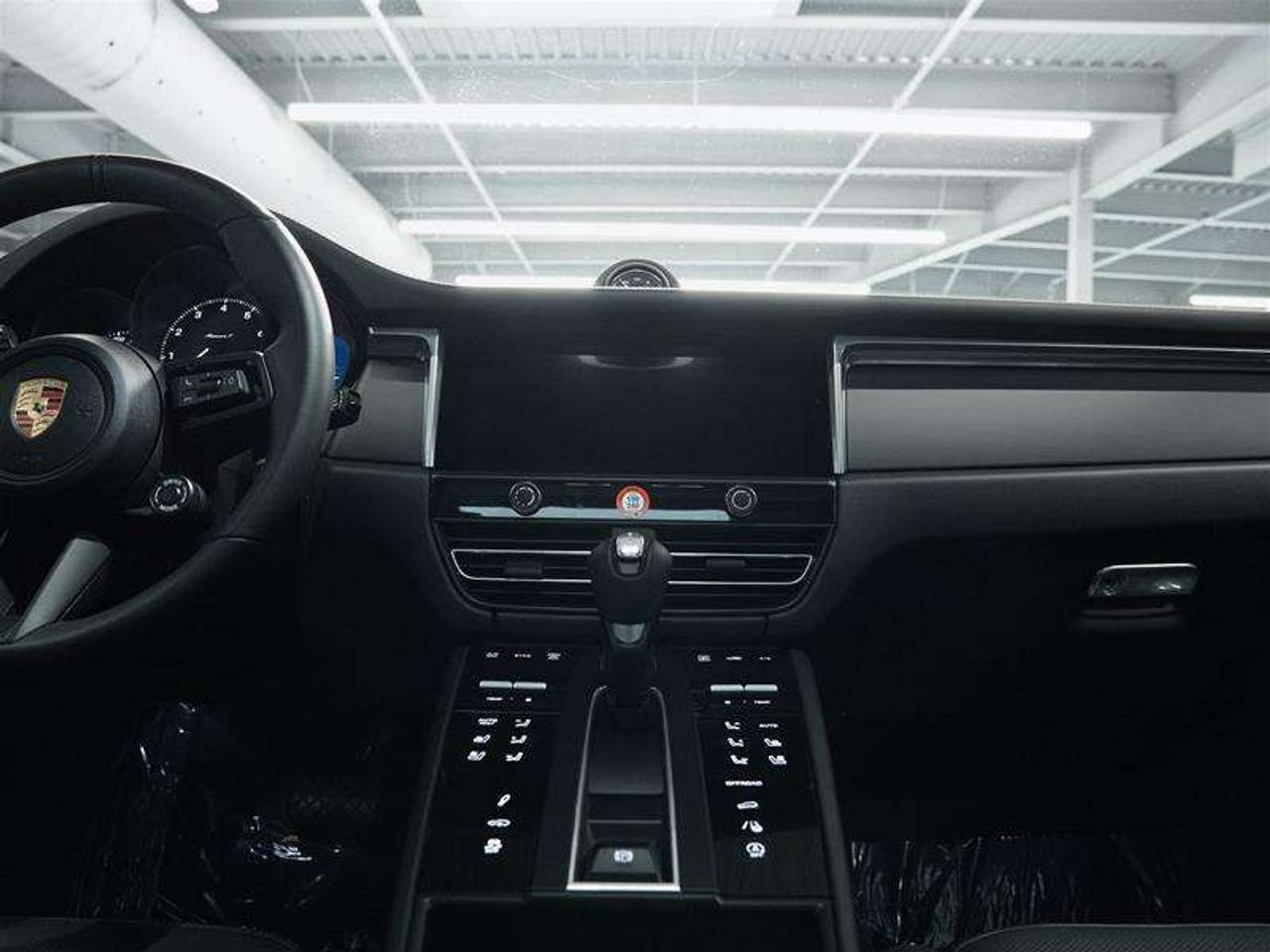 2026 Porsche Macan T AWD Photo