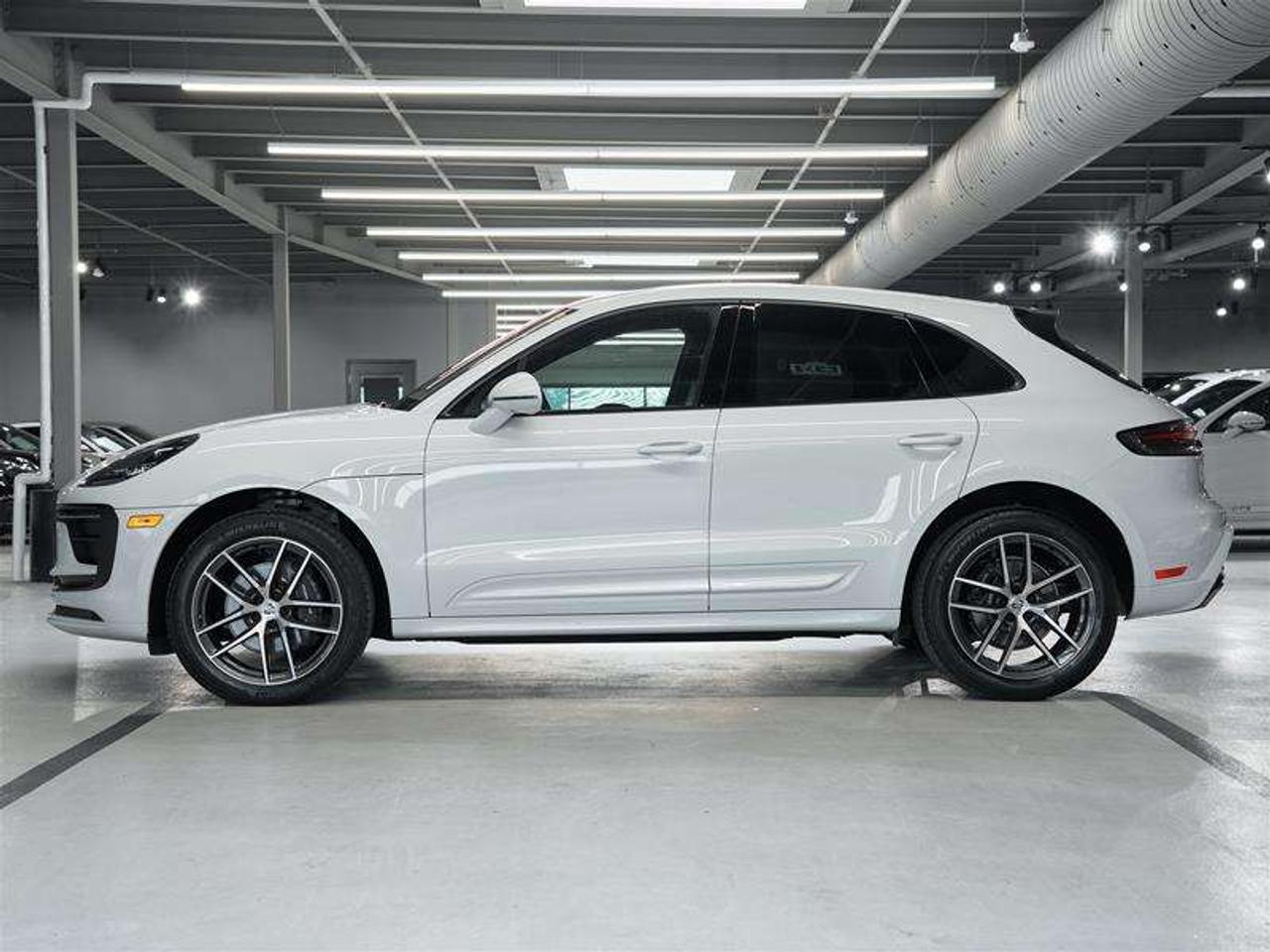 2026 Porsche Macan AWD Photo5