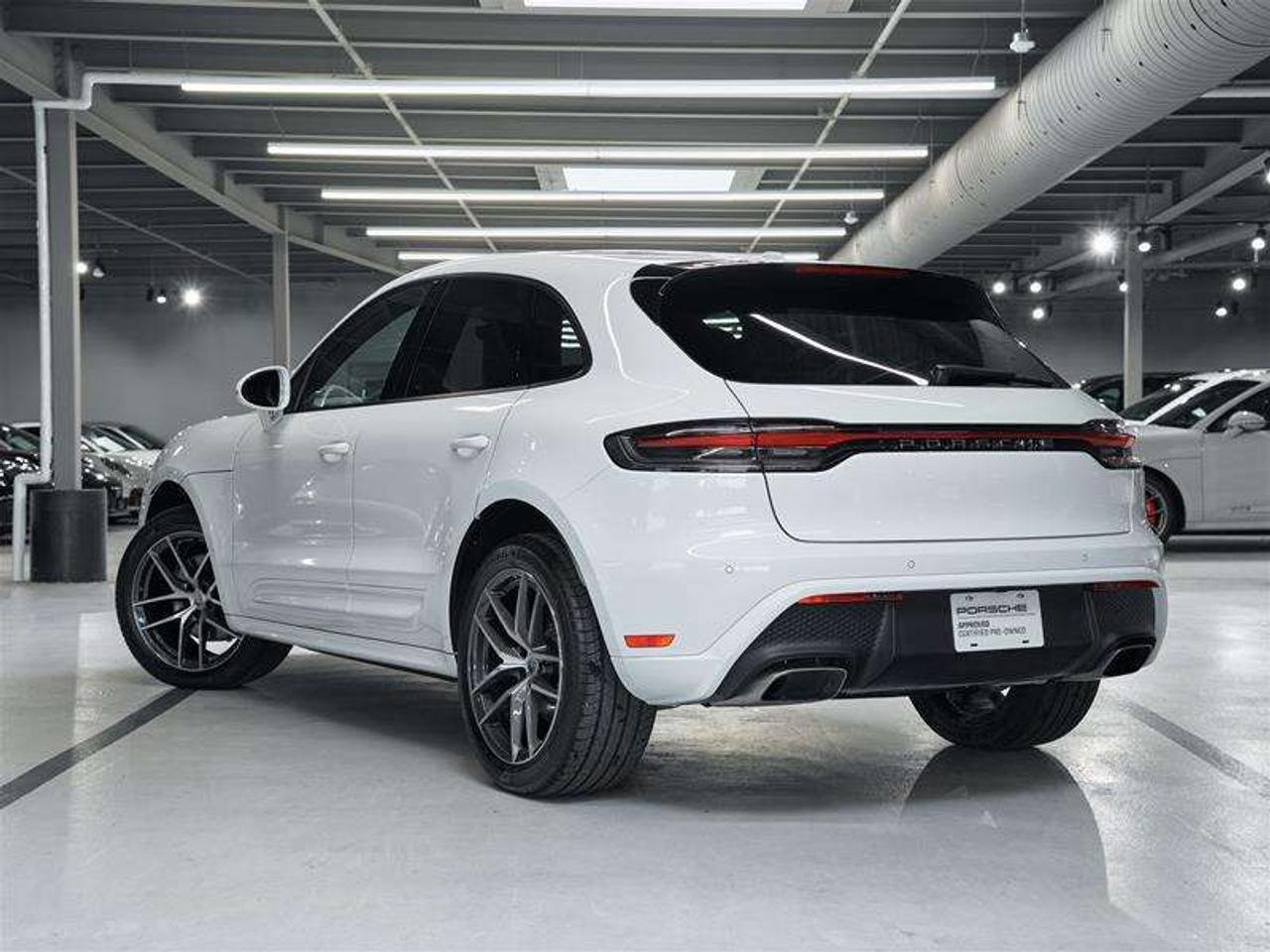 2026 Porsche Macan AWD Photo2