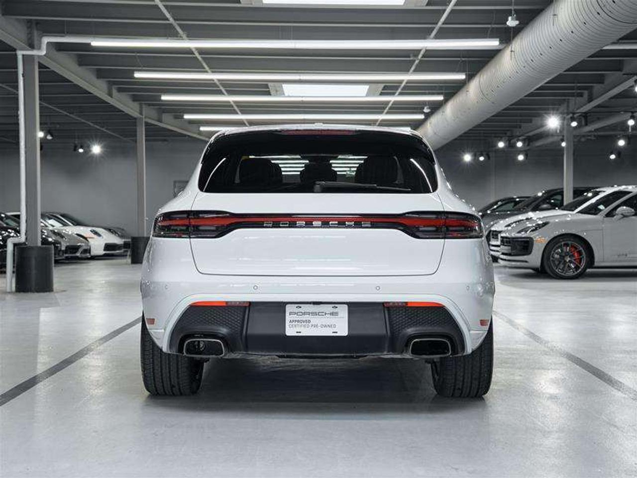 2026 Porsche Macan AWD Photo3