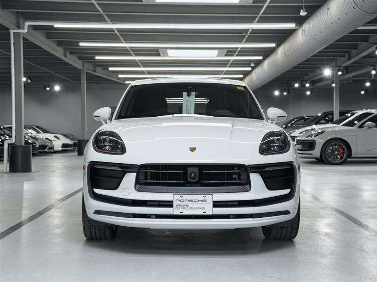2026 Porsche Macan AWD Photo
