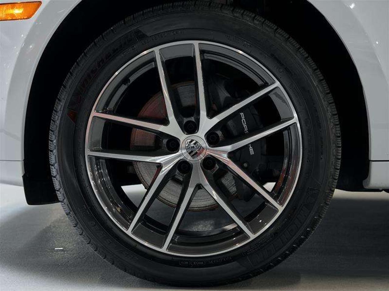 2026 Porsche Macan AWD Photo