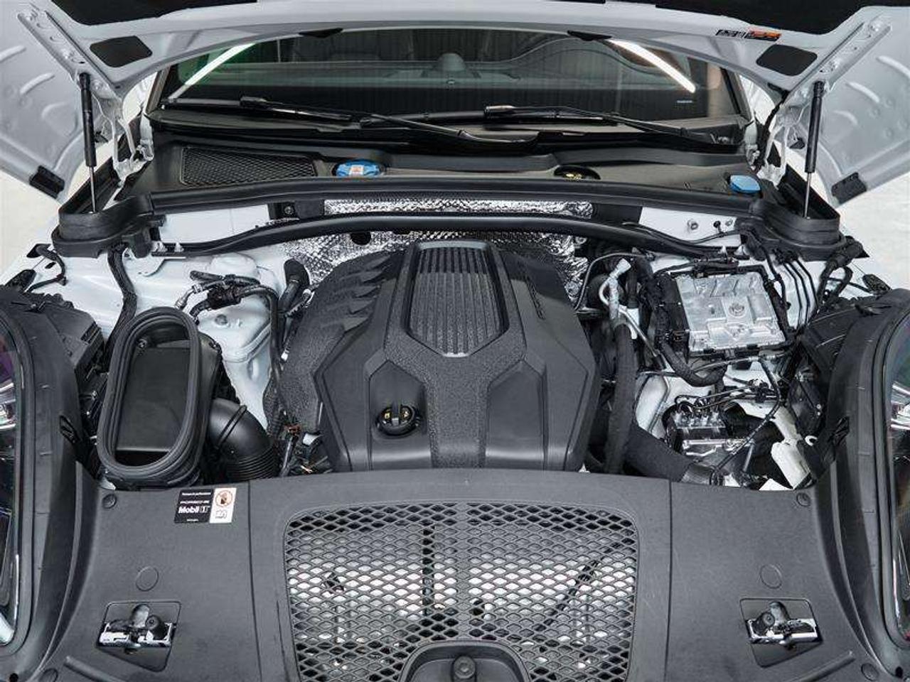 2026 Porsche Macan AWD Photo