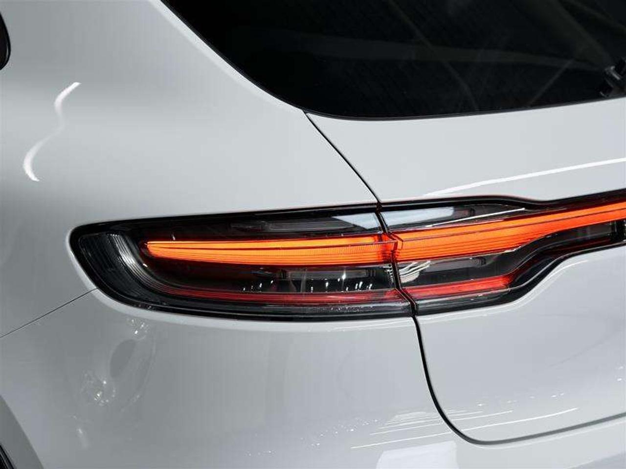2026 Porsche Macan AWD Photo