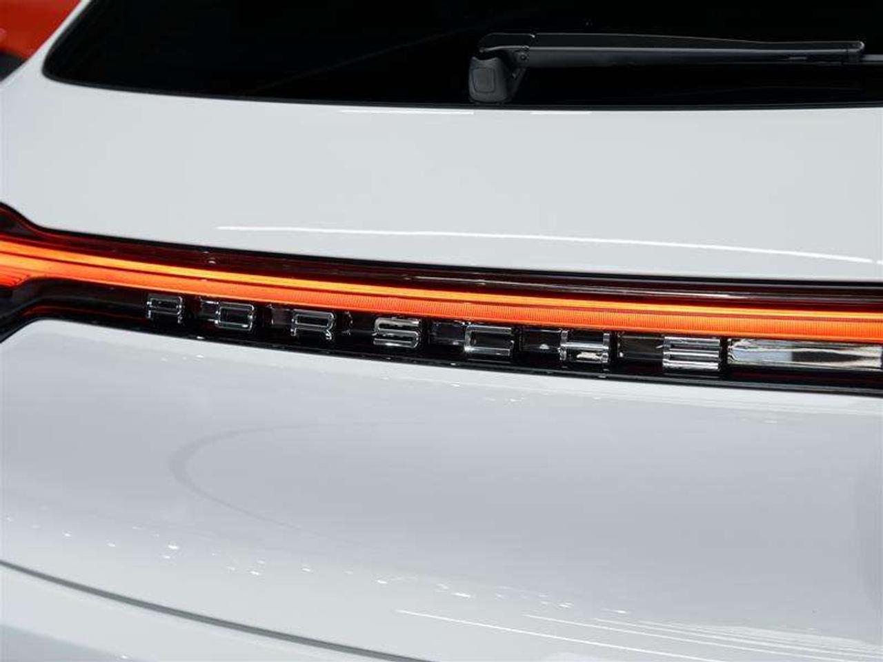2026 Porsche Macan AWD Photo