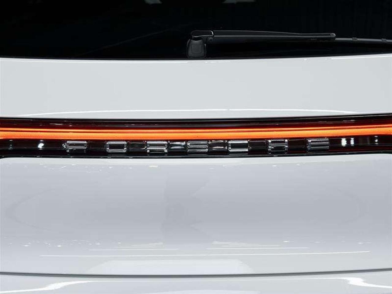 2026 Porsche Macan AWD Photo