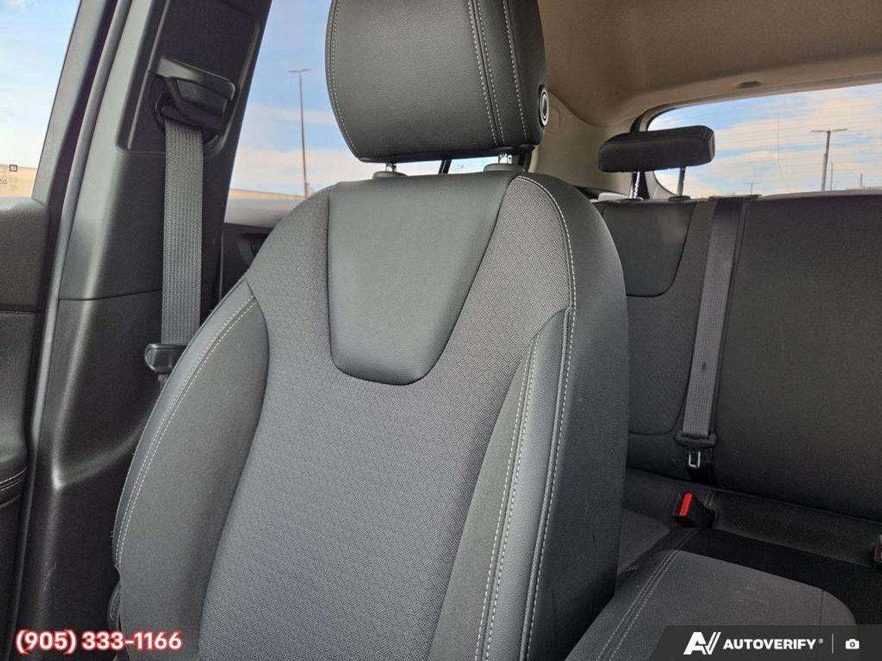 2022 Buick Encore Preferred Factory Remote Start • Heated Front Seats • Heated Steering Wheel • Apple CarPlay & Android Auto • Lane Keep As Photo