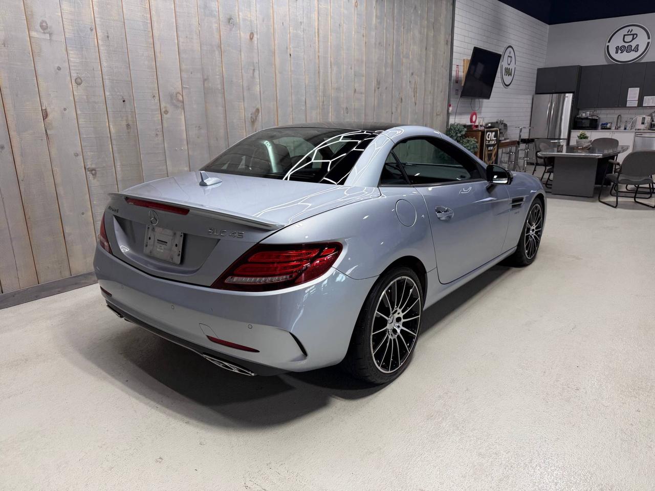 2017 Mercedes-Benz SLC 2dr Roadster AMG SLC 43 Photo