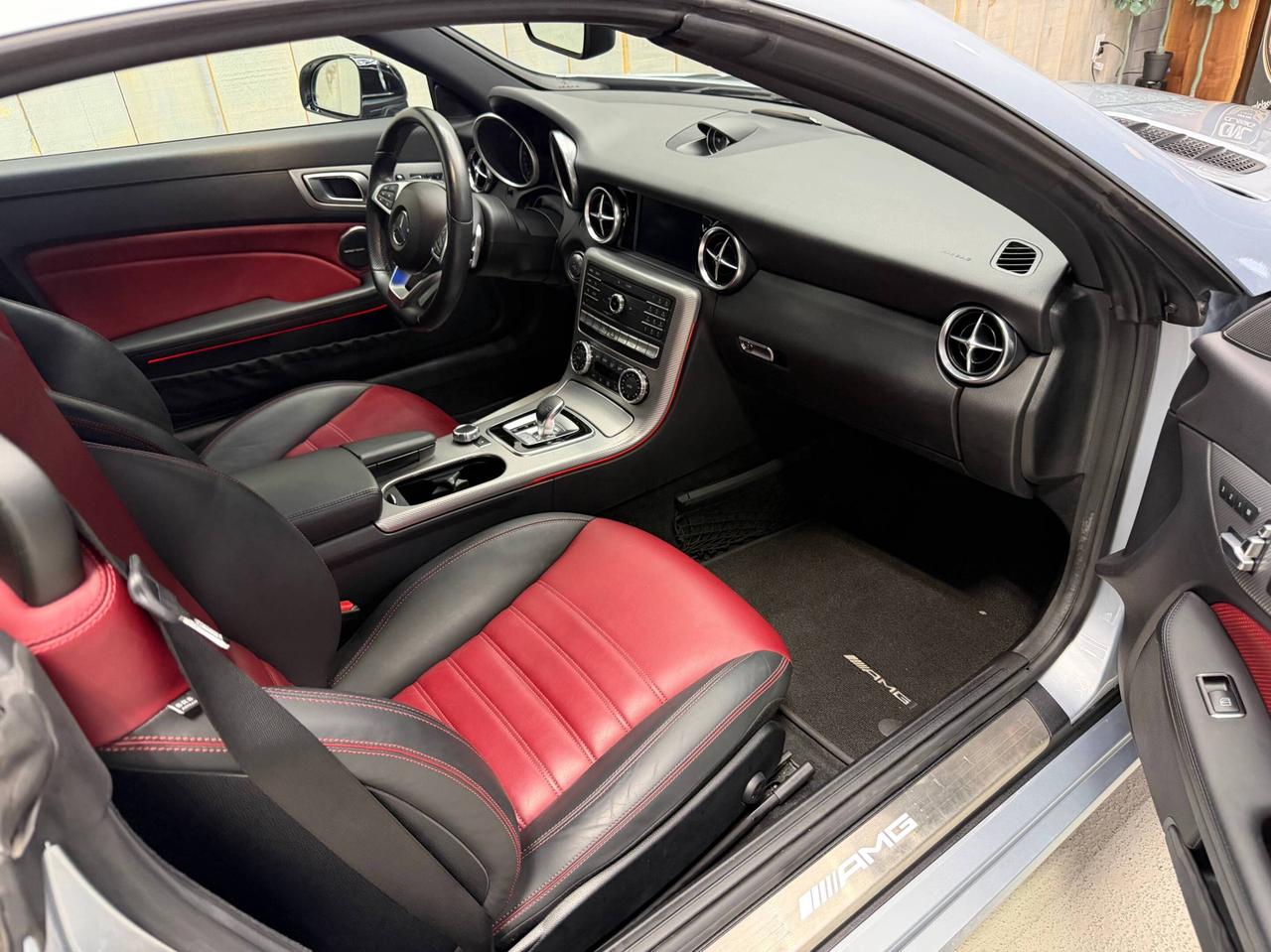 2017 Mercedes-Benz SLC 2dr Roadster AMG SLC 43 Photo