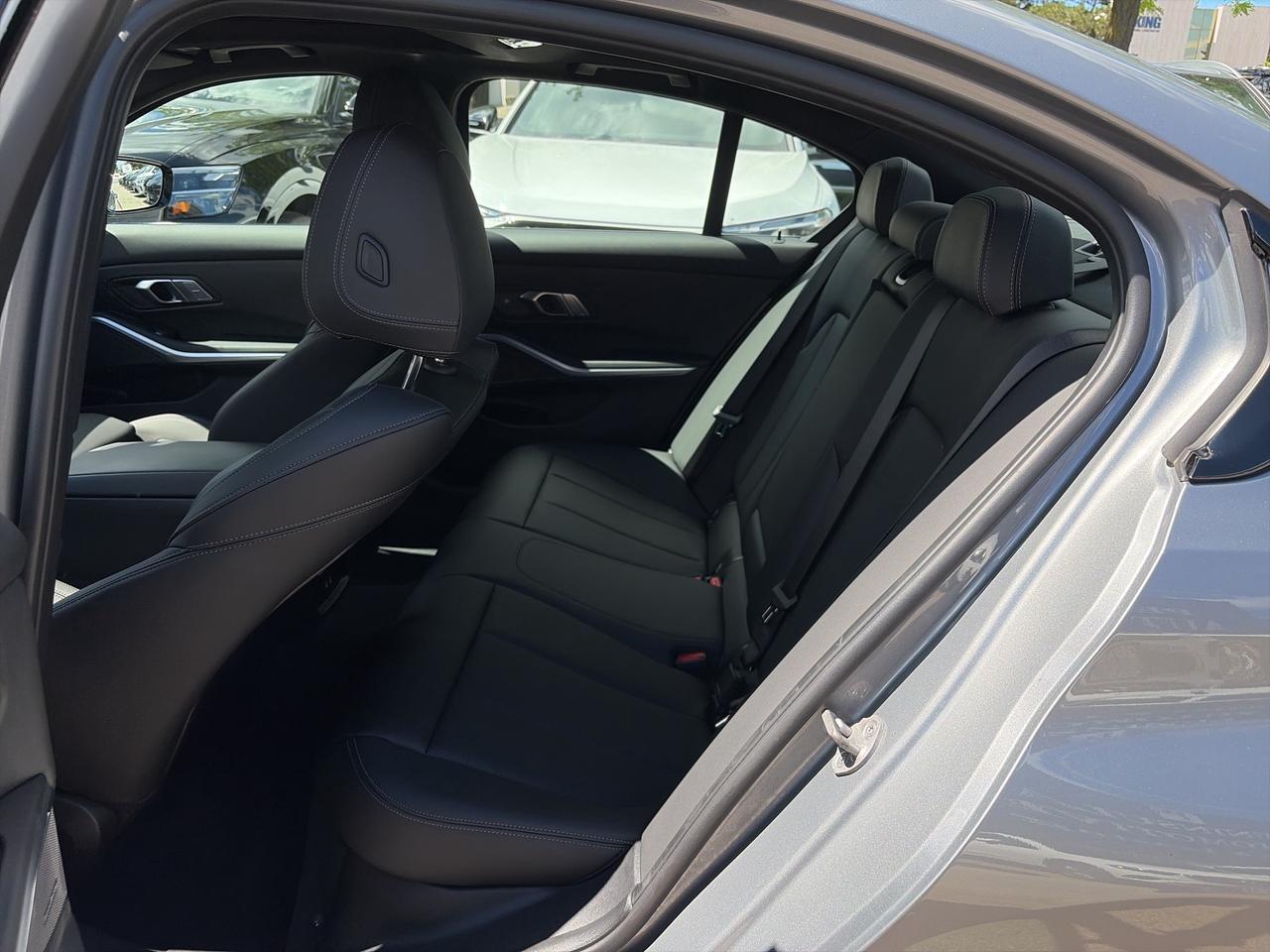 2025 BMW 3 Series 330I XDRIVE, M SPORT, HEADS UP, HARMON KARDON, Photo
