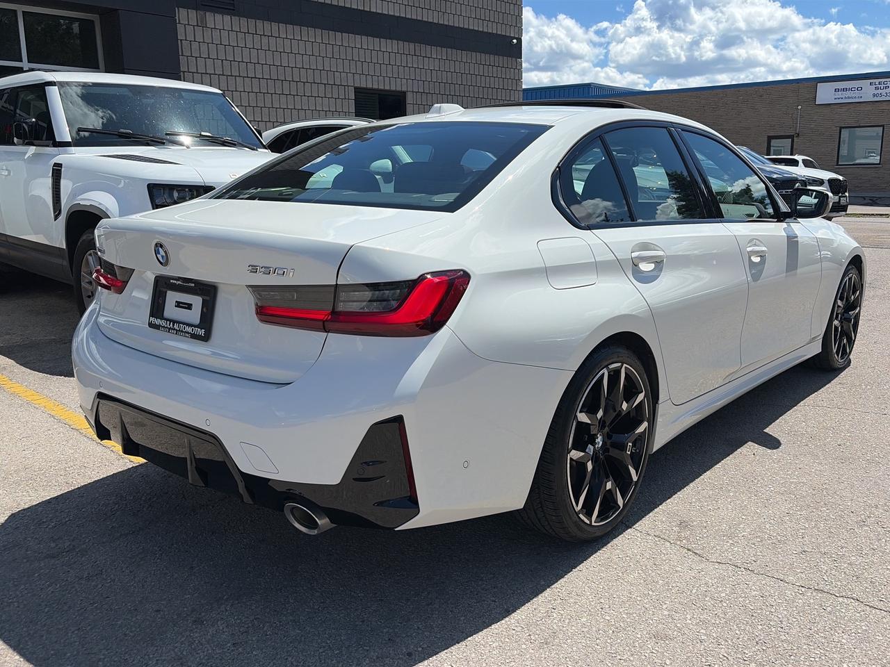 2025 BMW 3 Series 330i xDrive Photo