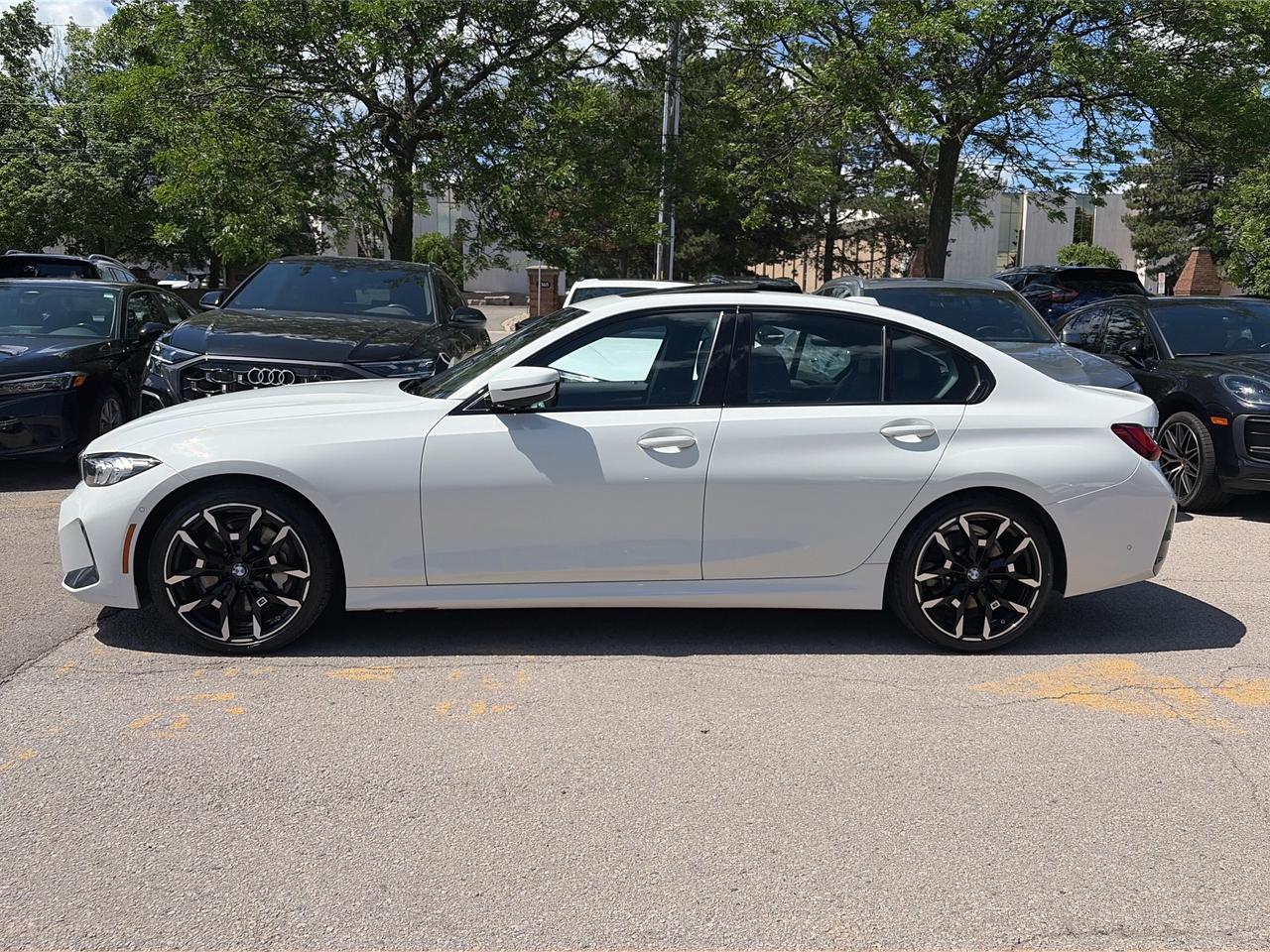 2025 BMW 3 Series 330i xDrive Photo