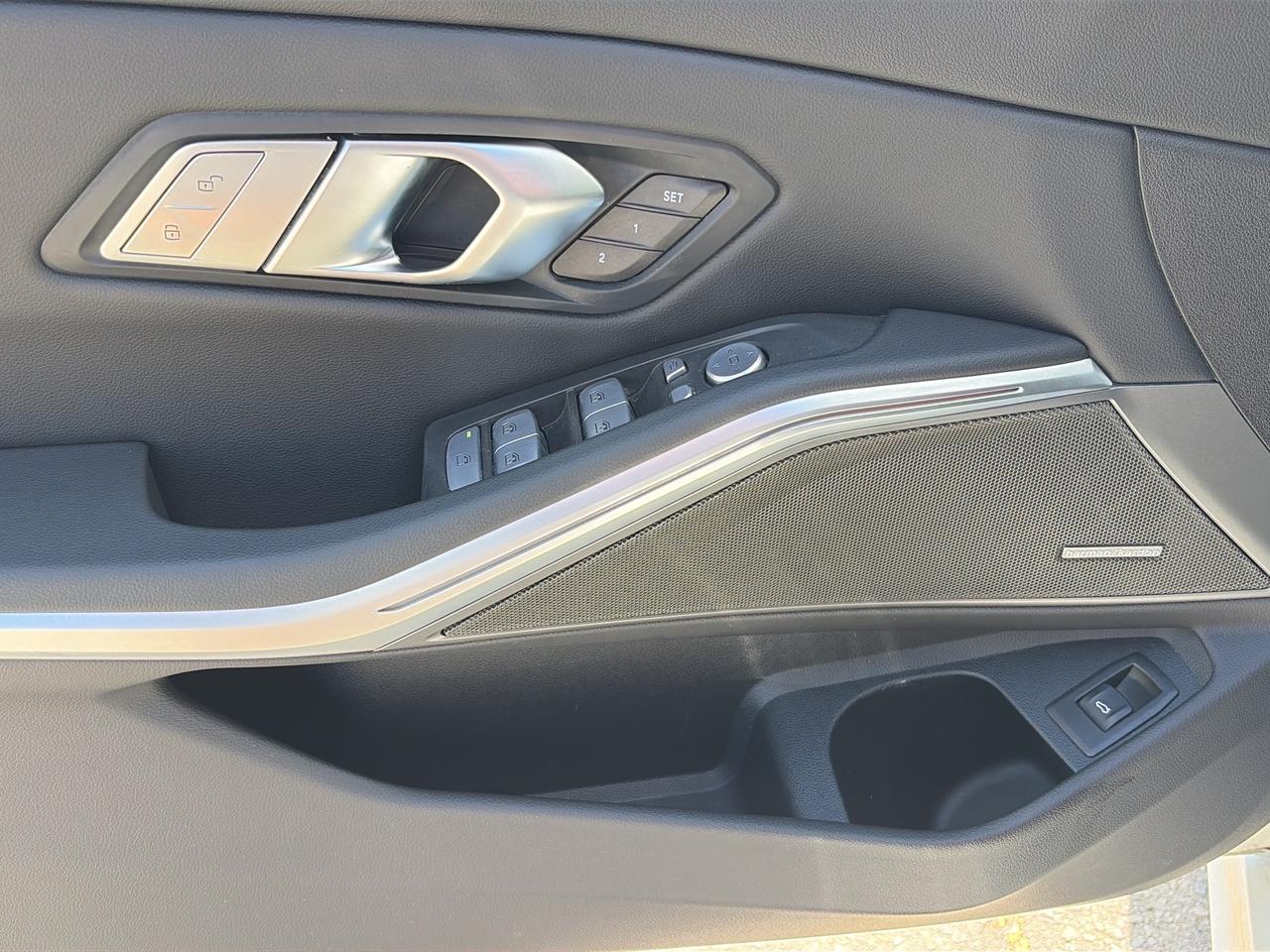 2025 BMW 3 Series 330i xDrive Photo