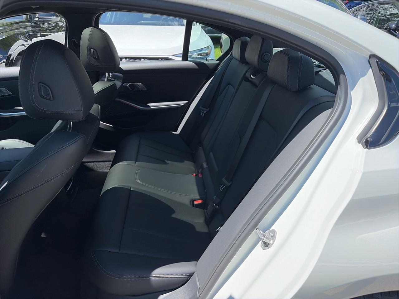2025 BMW 3 Series 330i xDrive Photo