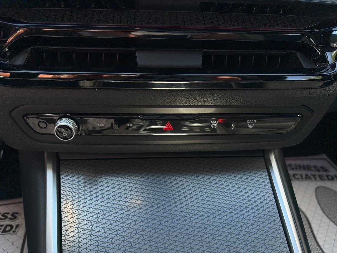 2025 BMW 3 Series 330i xDrive Photo