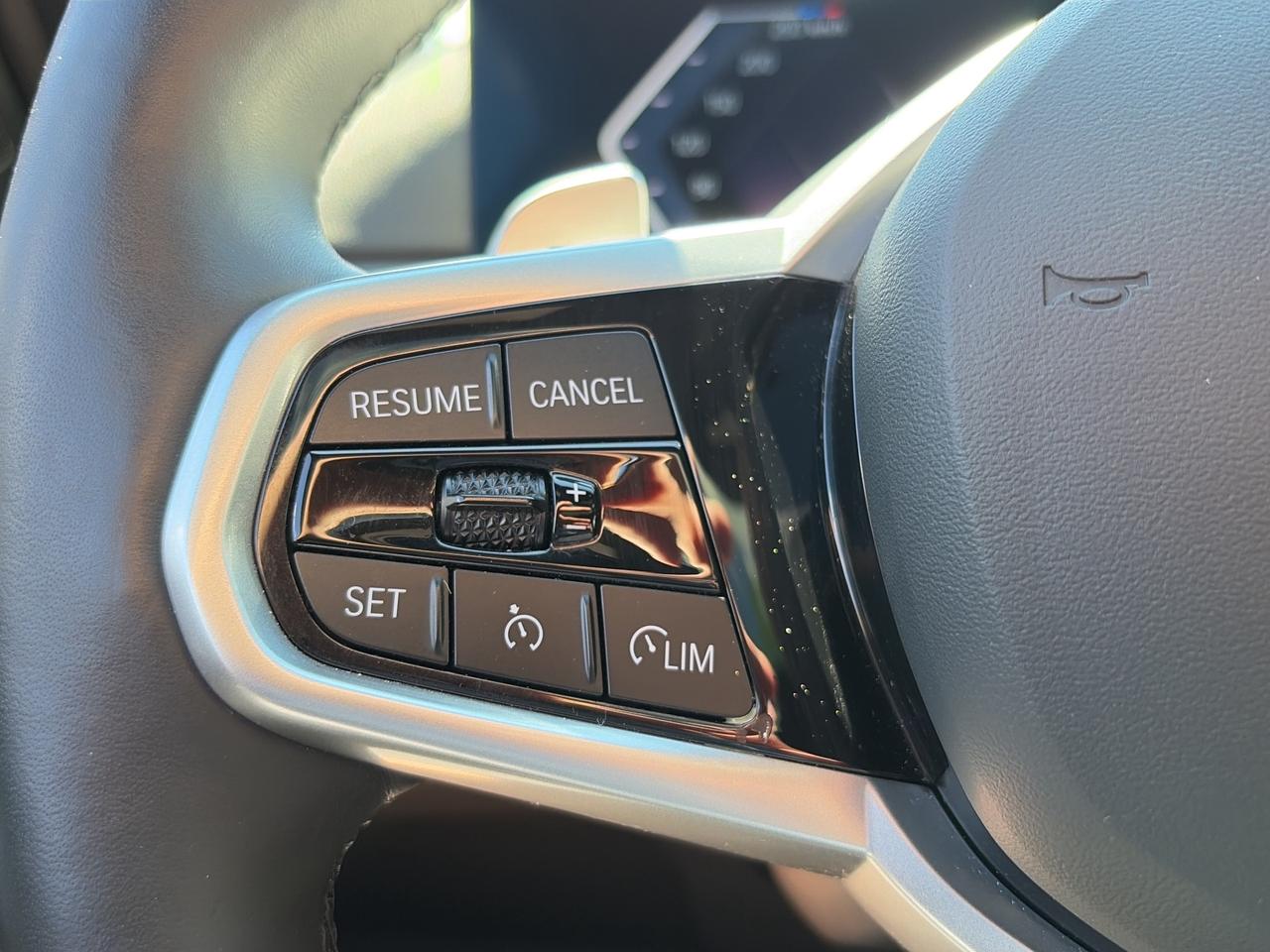 2025 BMW 3 Series 330i xDrive Photo