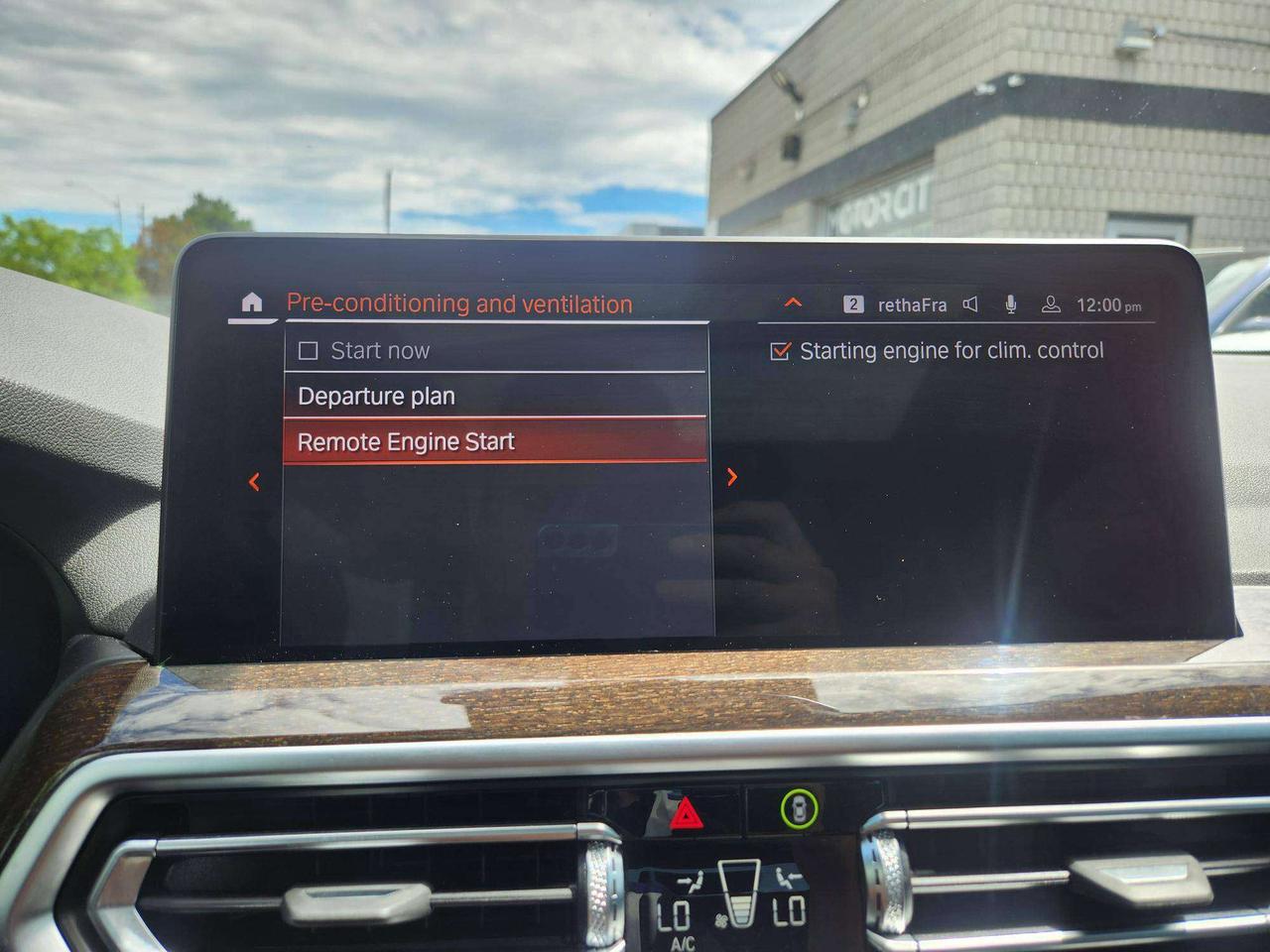 2025 BMW X4 HARMON KARDON,PANO,NAVI,CARPLAY, REMOTE START, HUD Photo