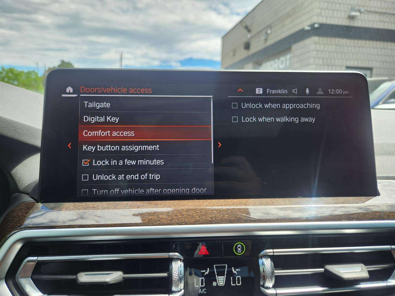 2025 BMW X4 HARMON KARDON,PANO,NAVI,CARPLAY, REMOTE START, HUD Photo