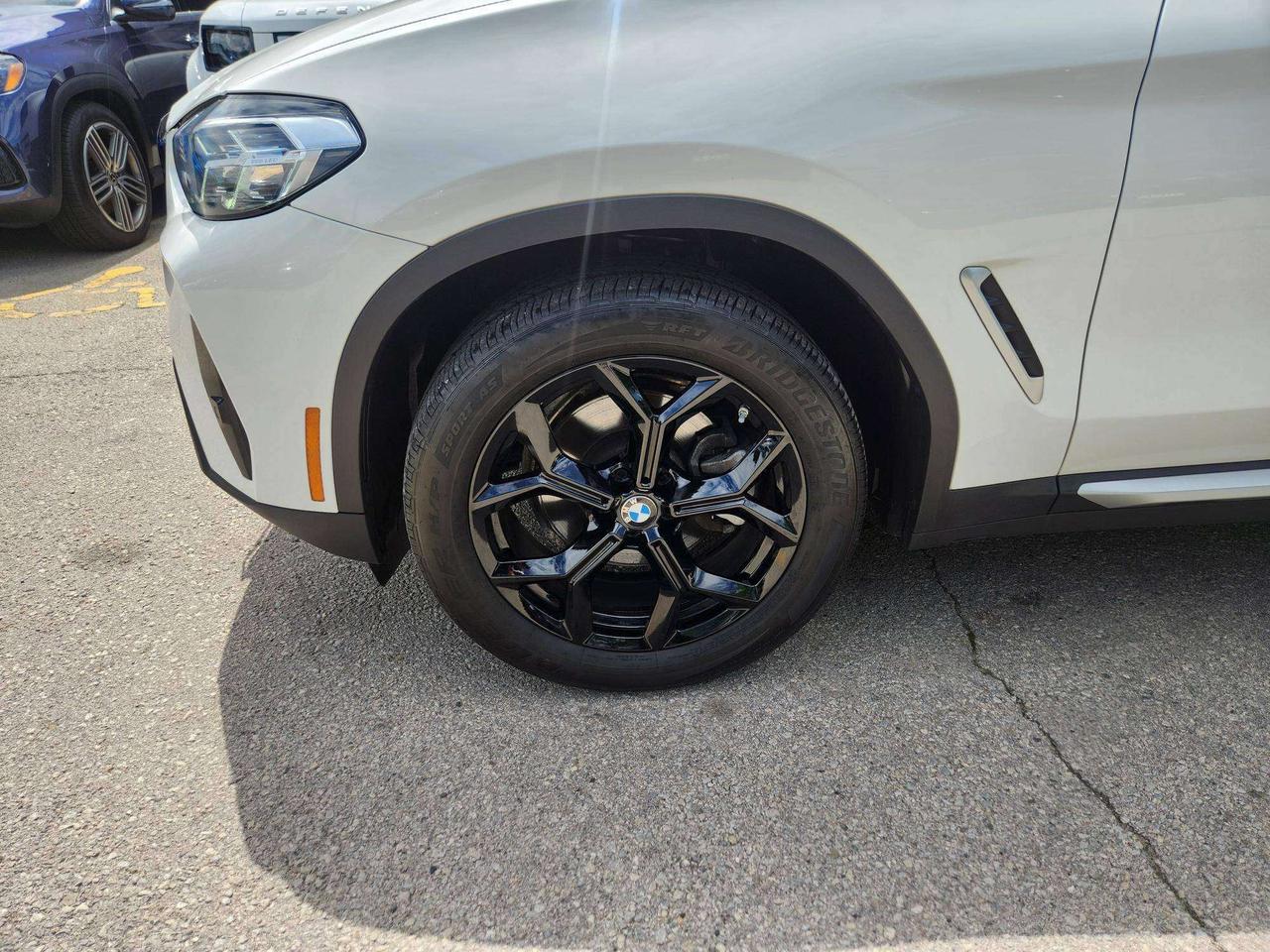 2025 BMW X4 HARMON KARDON,PANO,NAVI,CARPLAY, REMOTE START, HUD Photo