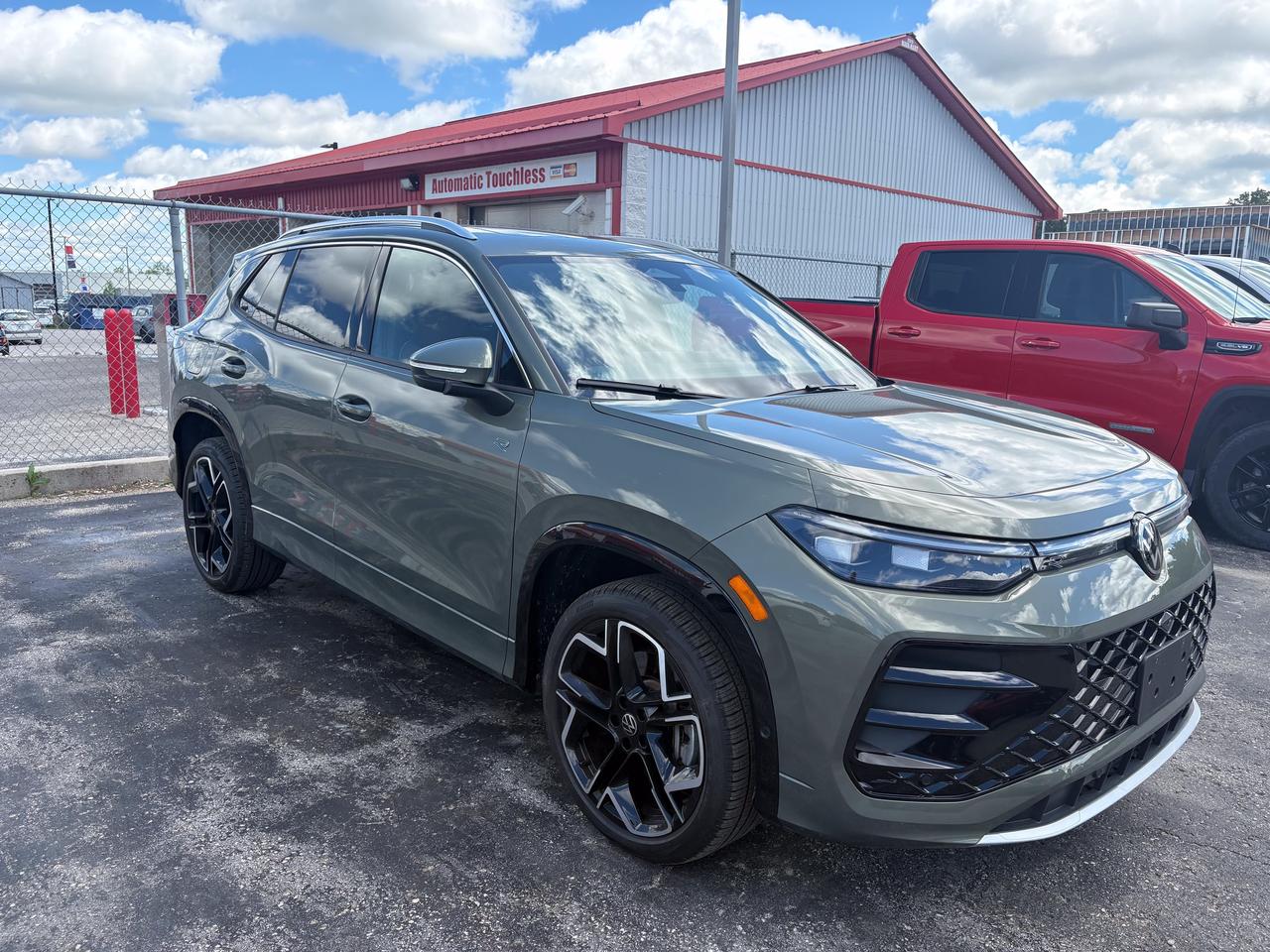 2026 Volkswagen Tiguan Highline Turbo R-Line Photo0