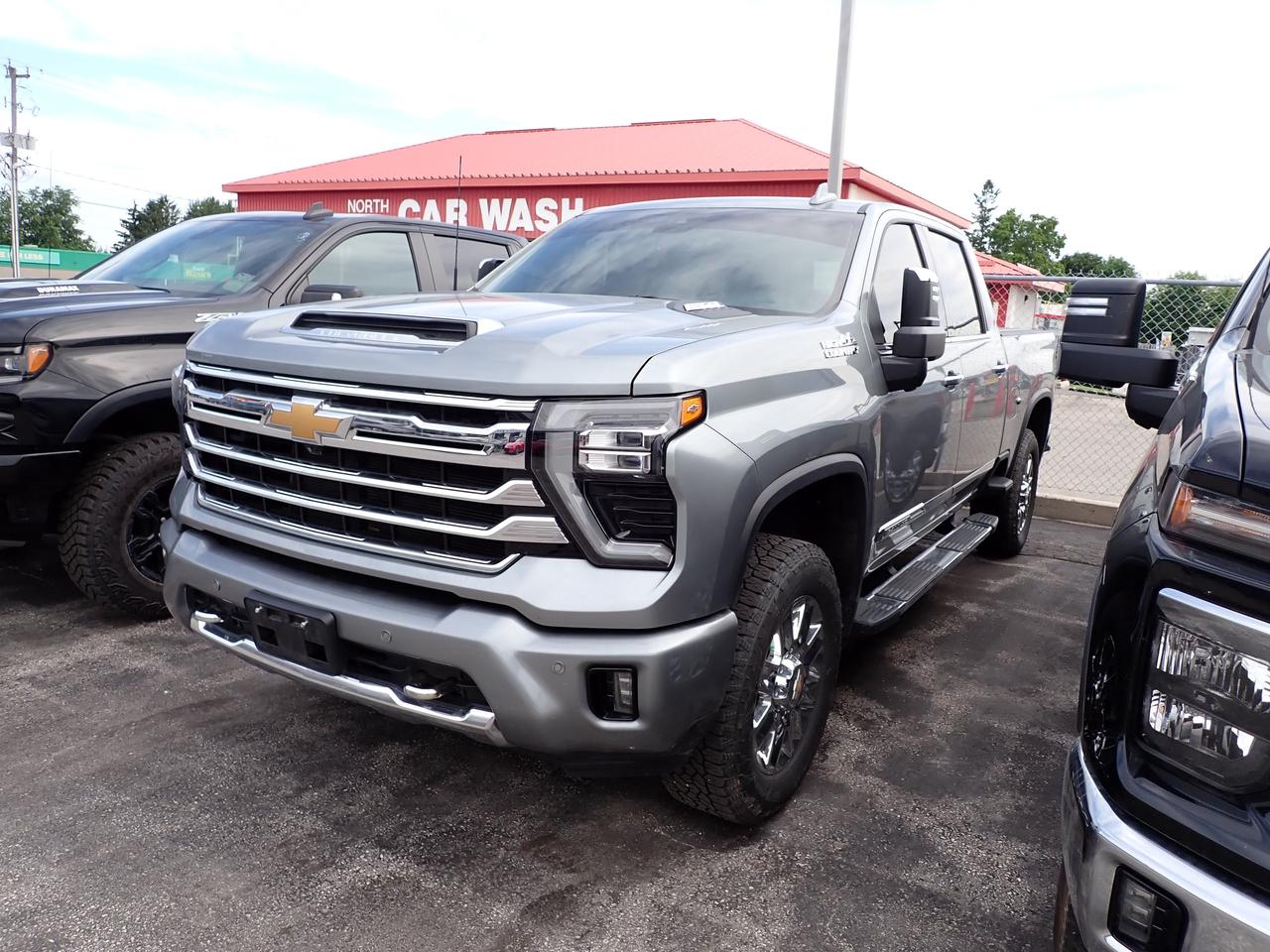 2024 Chevrolet SILVERADO 2500HD High Country 4WD CREW CAB Photo