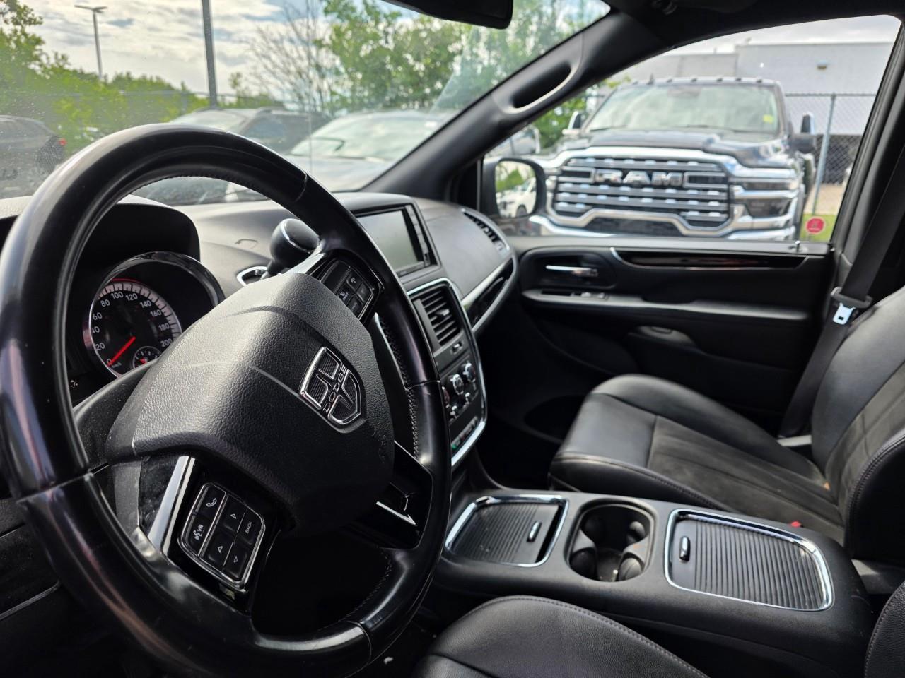 2019 Dodge Grand Caravan 35th Anniversary Edition Passenger Van Photo
