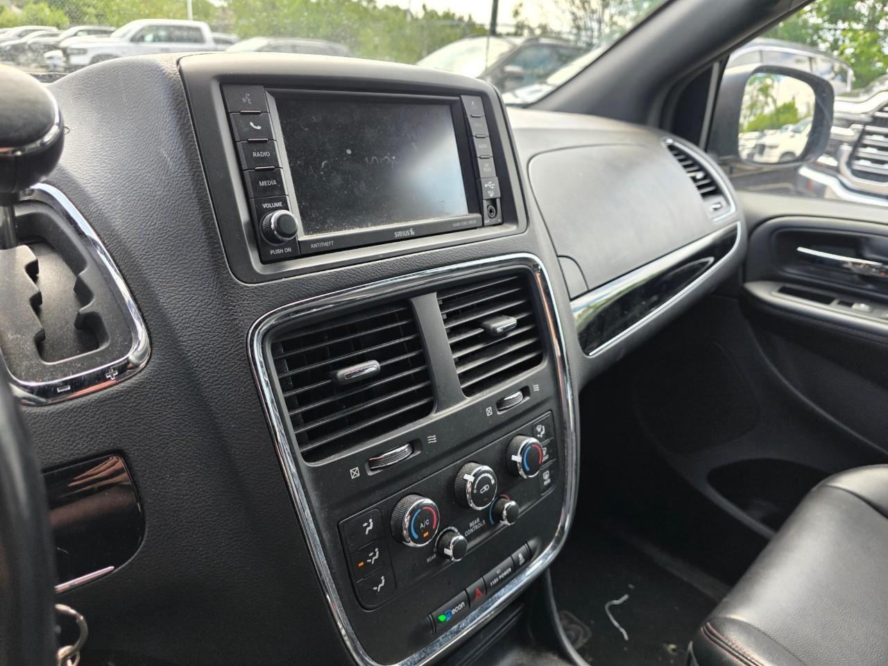 2019 Dodge Grand Caravan 35th Anniversary Edition Passenger Van Photo