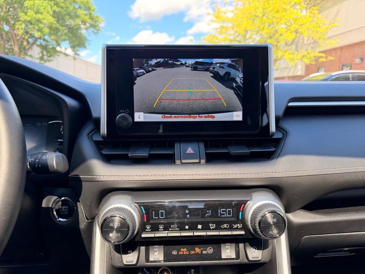 2023 Toyota RAV4 XLE AWD, ONE OWNER, SUNROOF, PUSH BUTTON START Photo