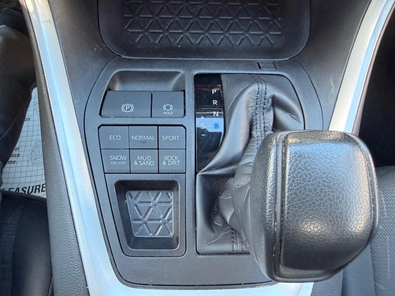 2023 Toyota RAV4 XLE AWD, ONE OWNER, SUNROOF, PUSH BUTTON START Photo