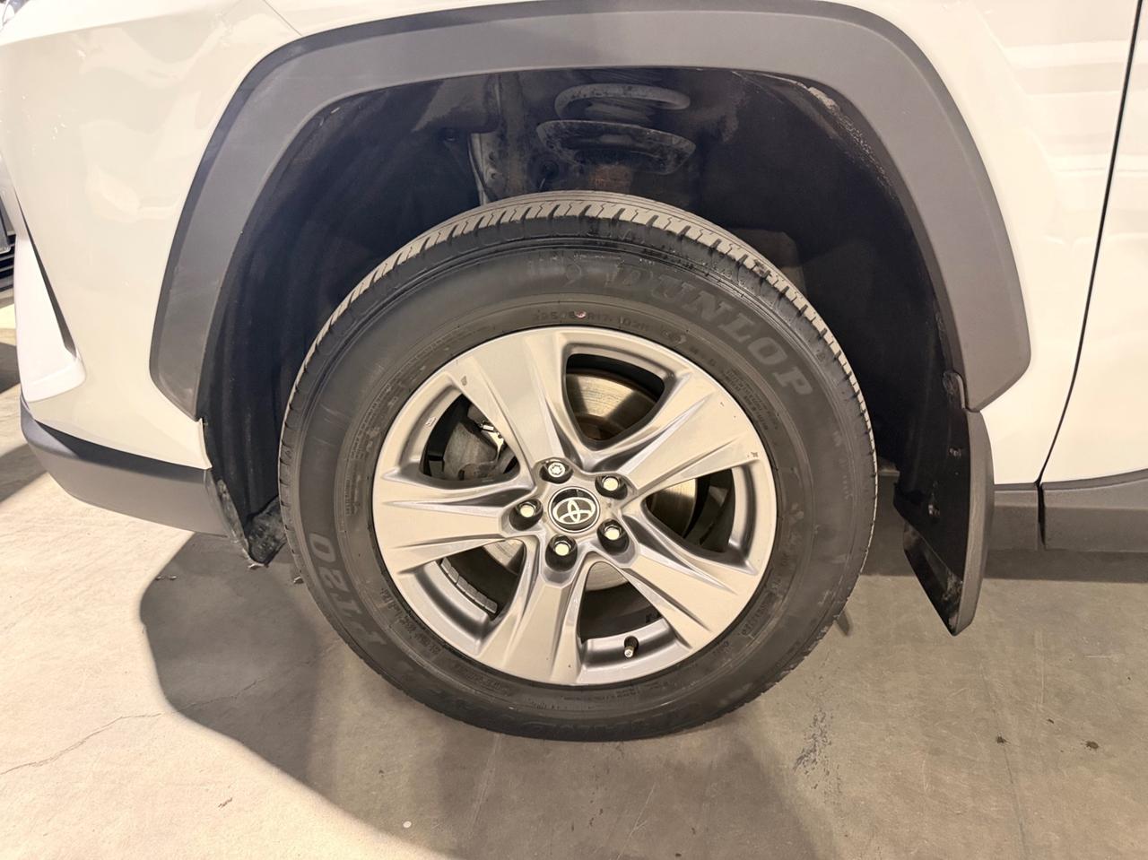 2023 Toyota RAV4 XLE AWD, ONE OWNER, SUNROOF, PUSH BUTTON START Photo