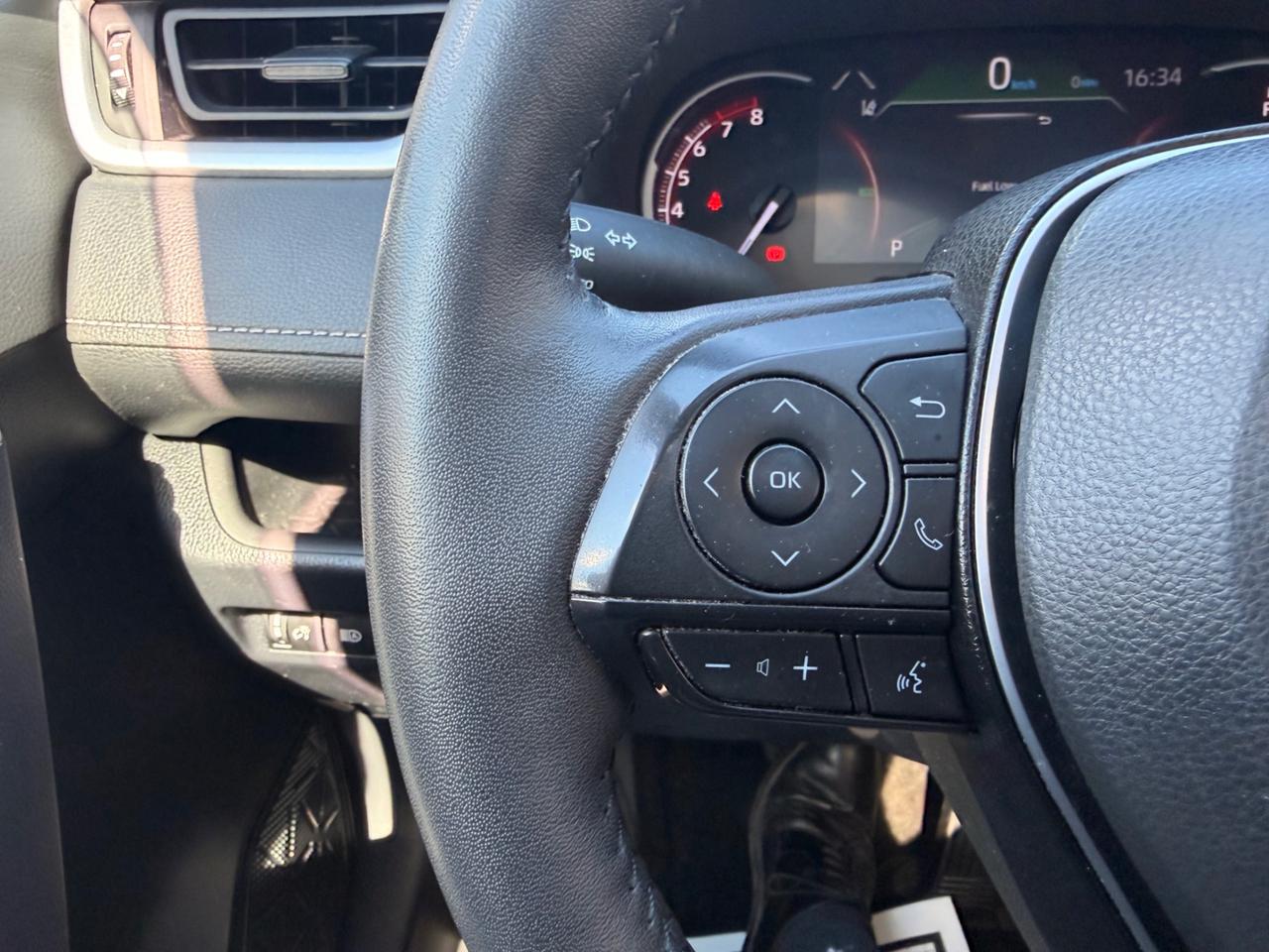2023 Toyota RAV4 XLE AWD, ONE OWNER, SUNROOF, PUSH BUTTON START Photo