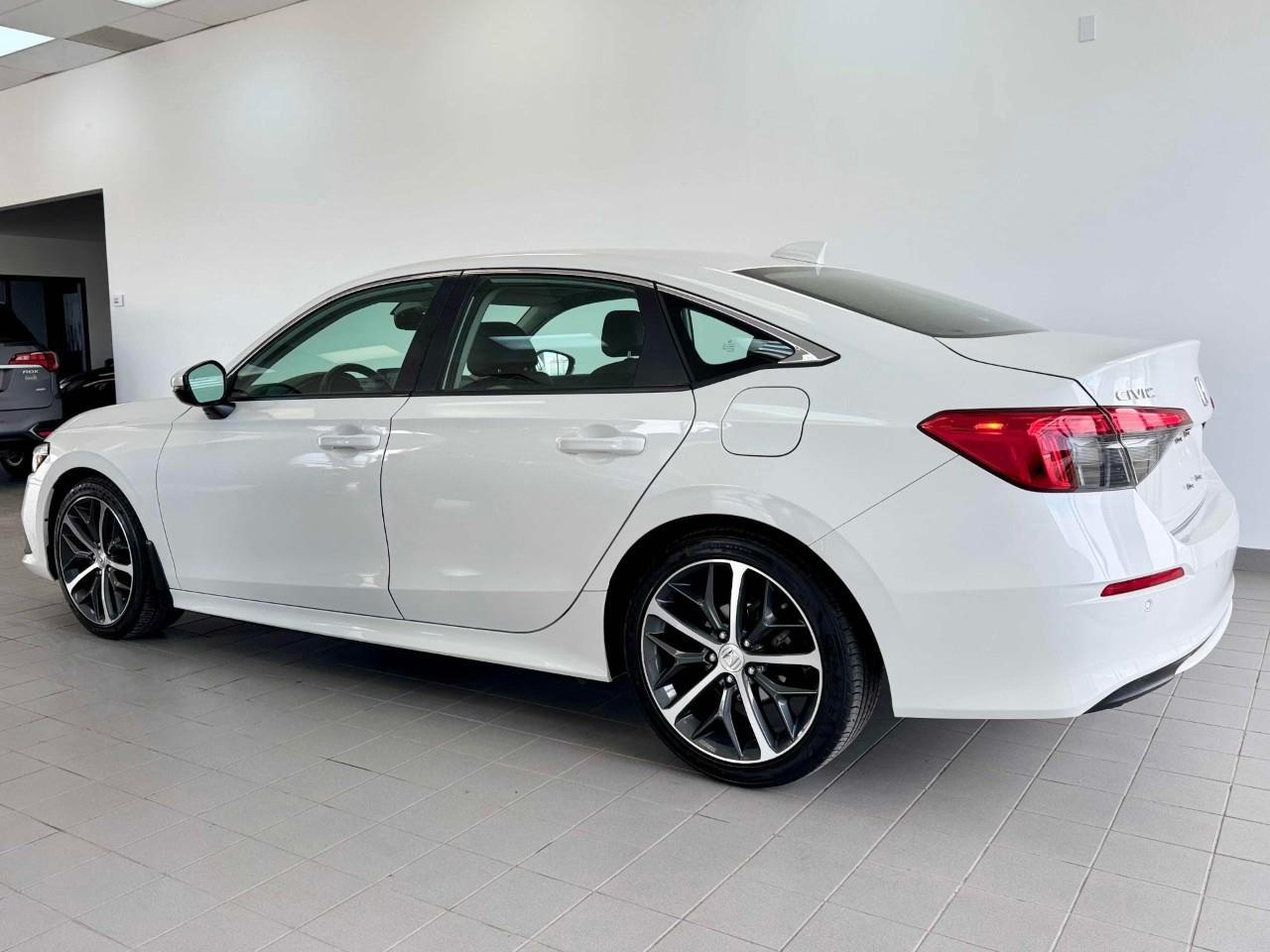 2024 Honda Civic Touring 4dr Sedan Photo4