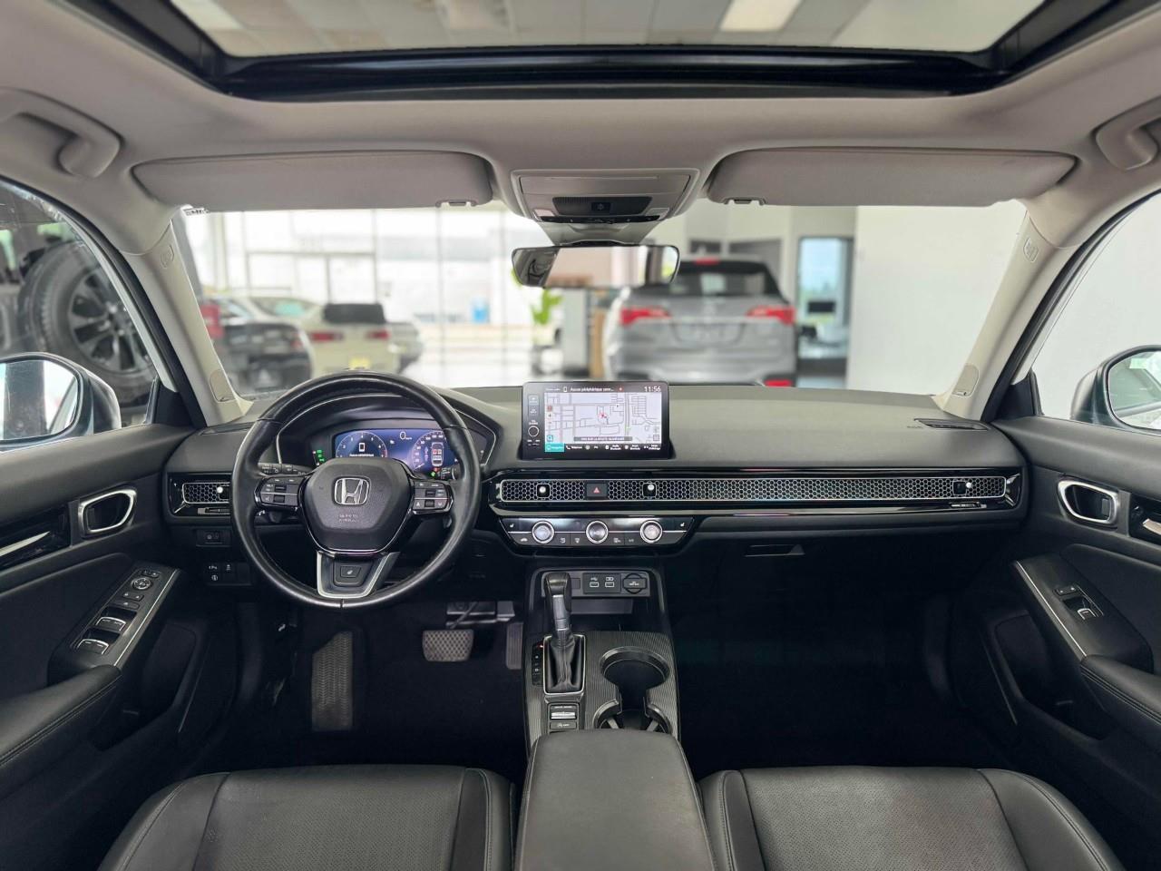 2024 Honda Civic Touring 4dr Sedan Photo