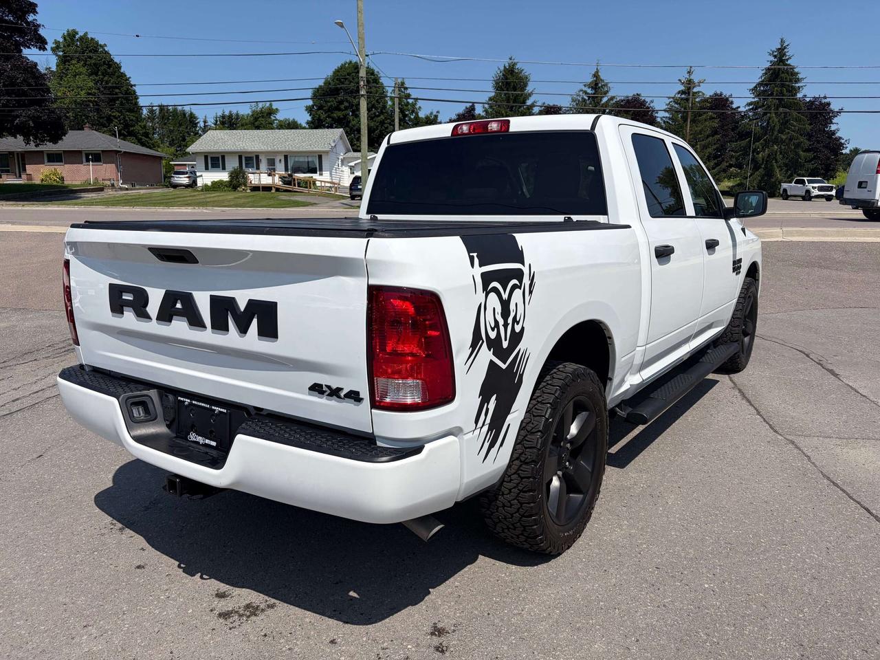 2022 RAM 1500 EXPRESS/HEATED SEATS/BACK UP CAM/4X4/CALL NAPANEE Photo