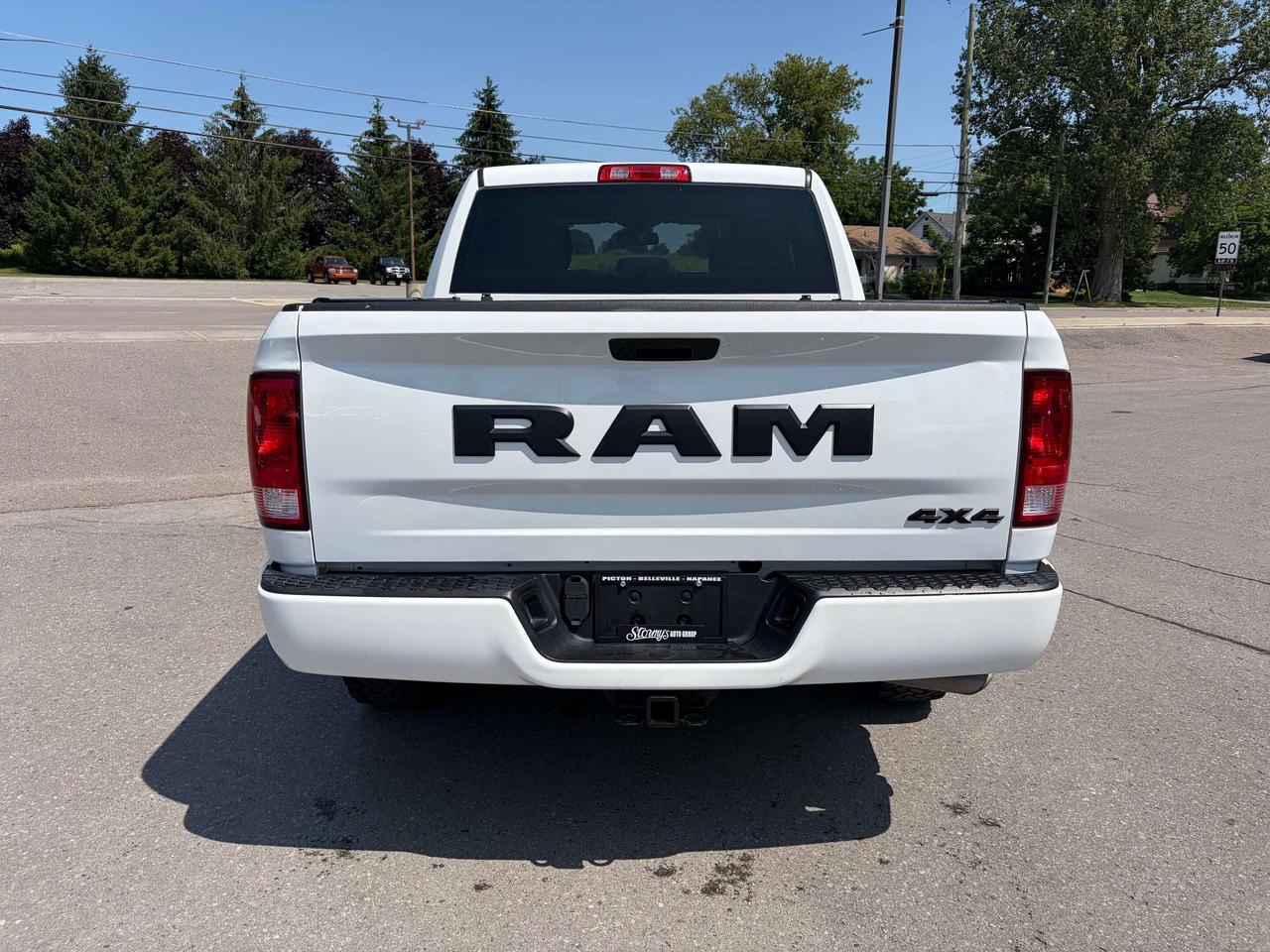 2022 RAM 1500 EXPRESS/HEATED SEATS/BACK UP CAM/4X4/CALL NAPANEE Photo2