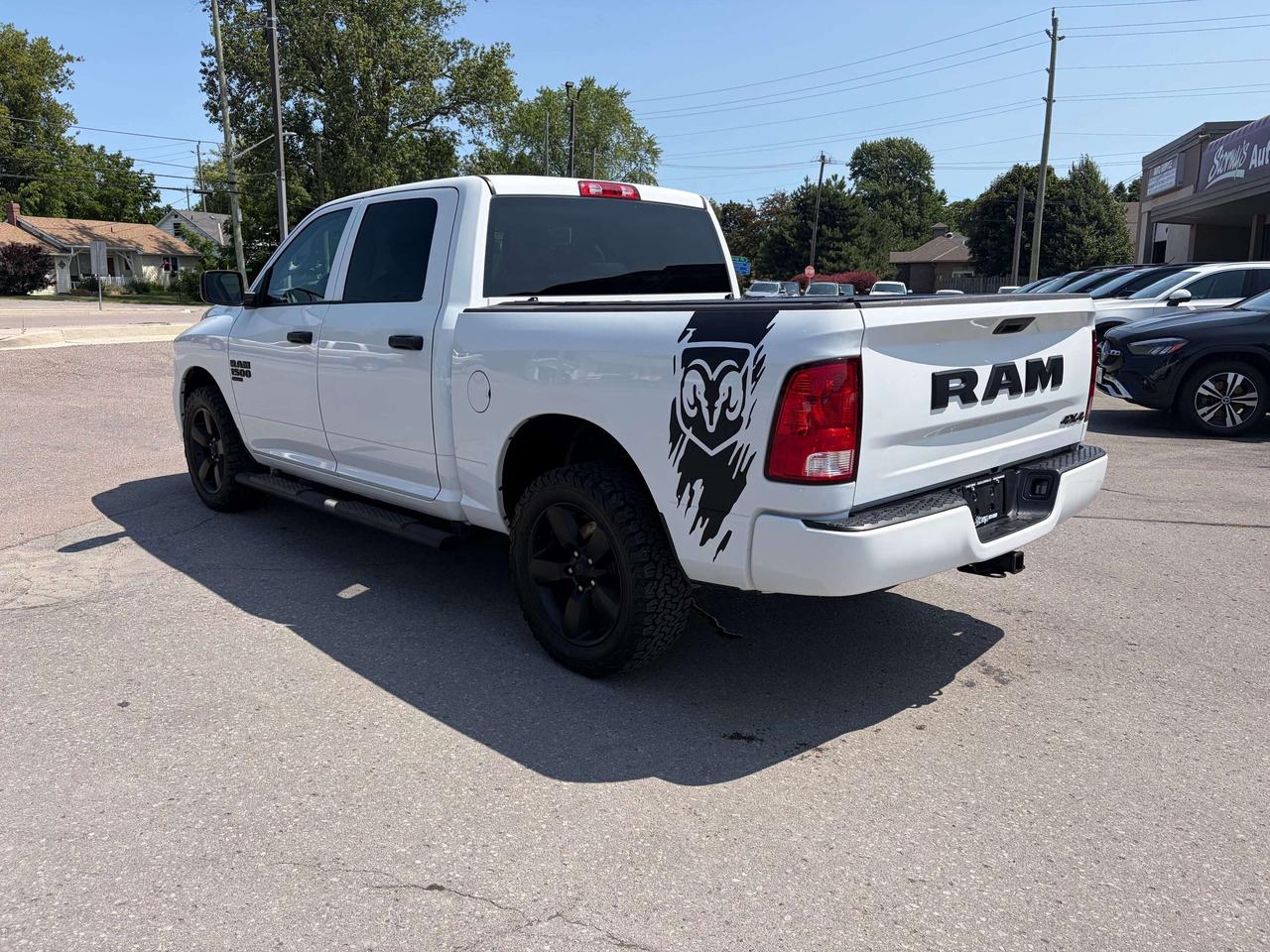 2022 RAM 1500 EXPRESS/HEATED SEATS/BACK UP CAM/4X4/CALL NAPANEE Photo1