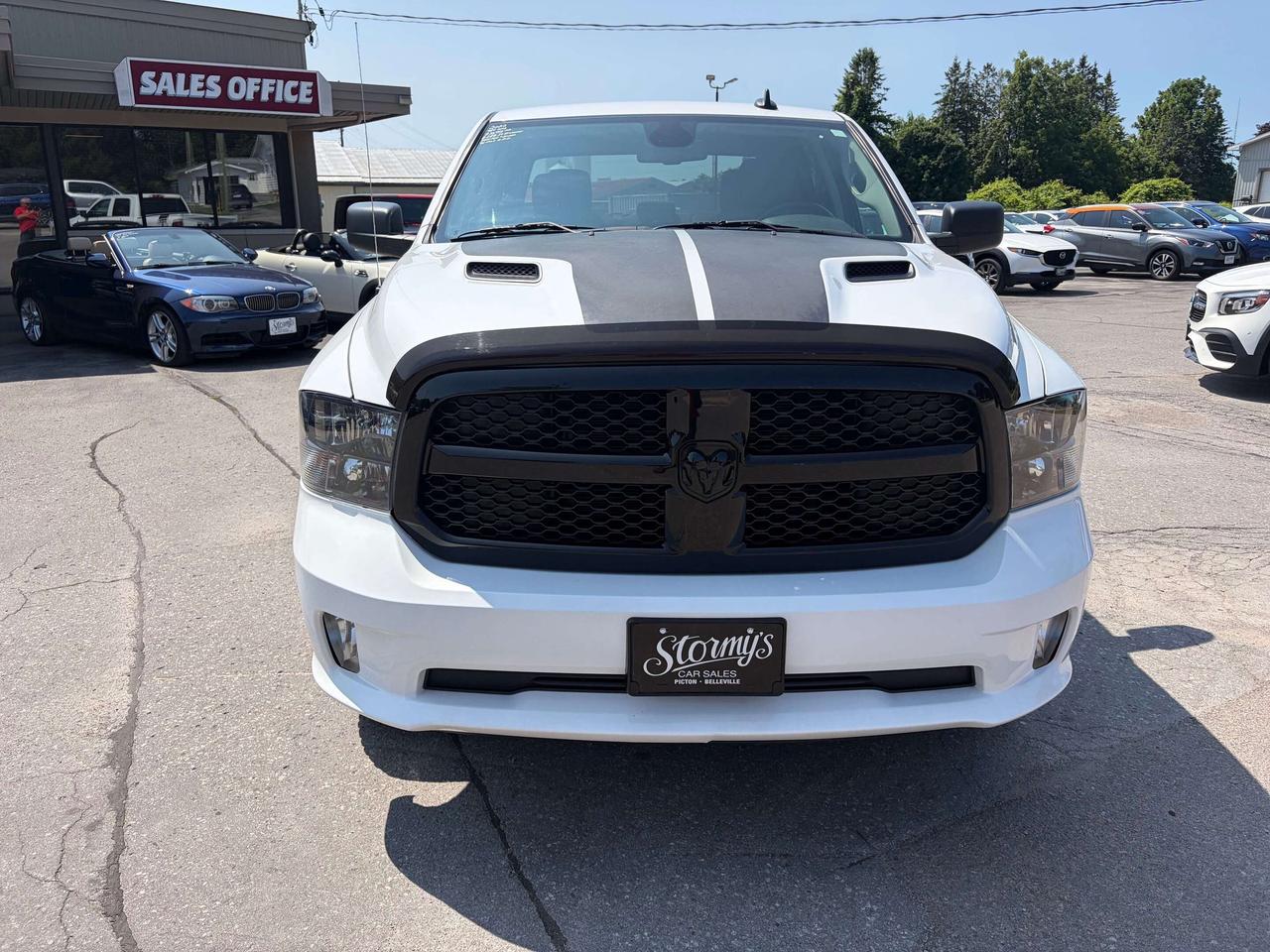 2022 RAM 1500 EXPRESS/HEATED SEATS/BACK UP CAM/4X4/CALL NAPANEE Photo