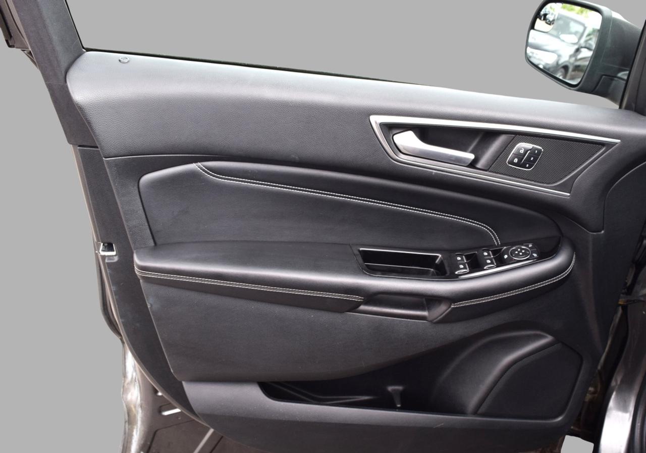 2016 Ford Edge Titanium AWD Leather Navi Panoramic Sunroof Photo