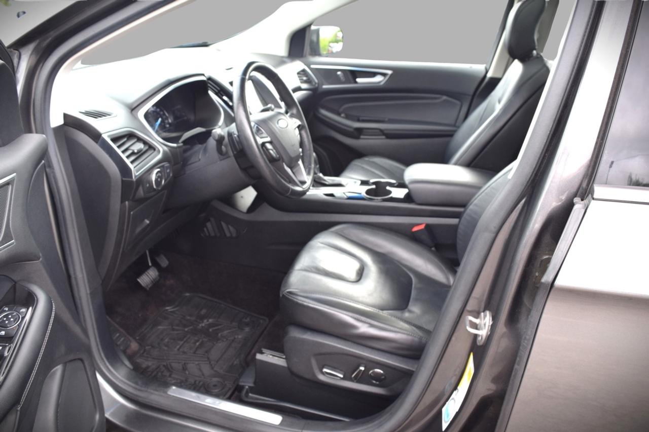 2016 Ford Edge Titanium AWD Leather Navi Panoramic Sunroof Photo